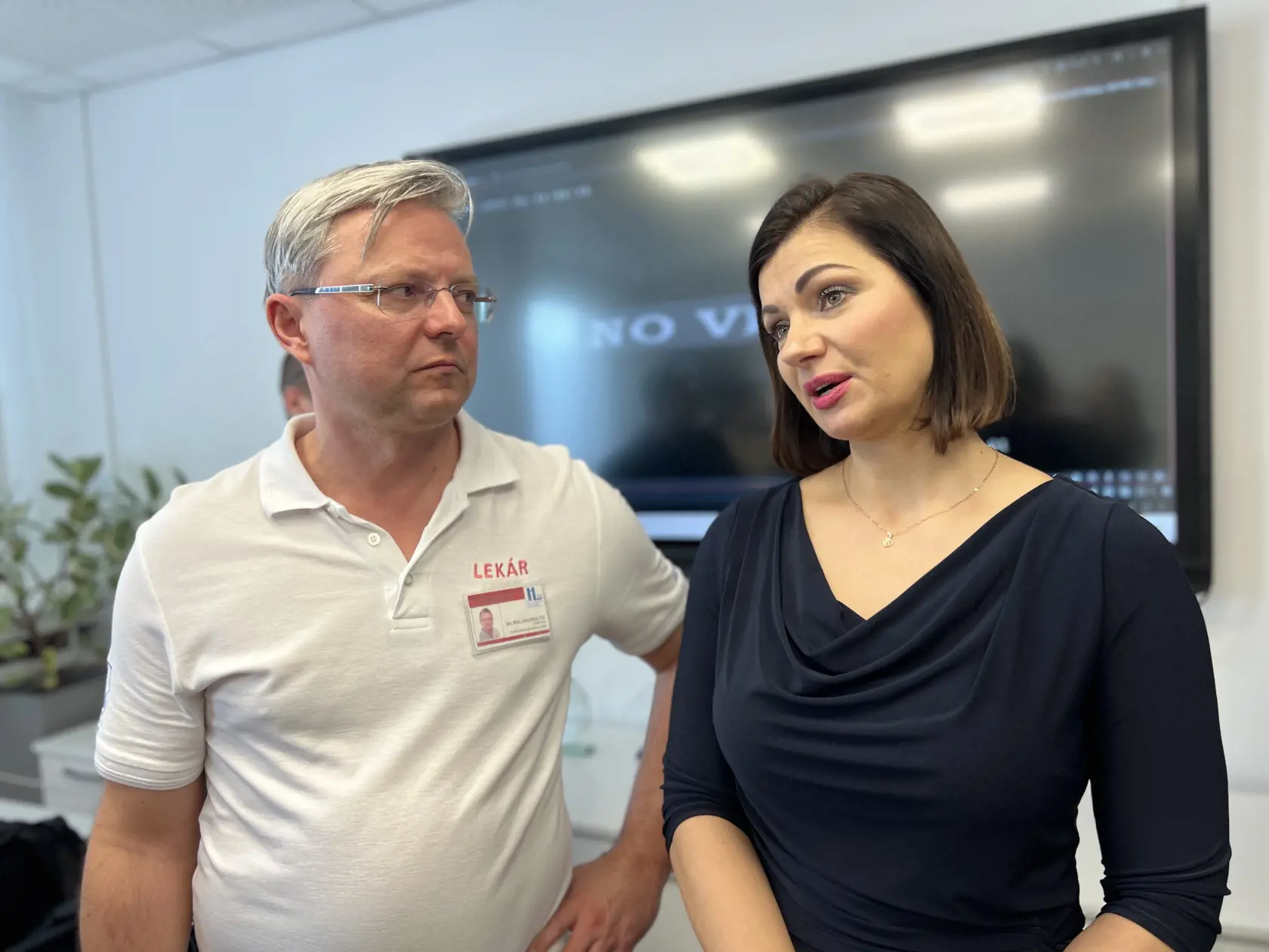 Robotická chirurgia prináša pacientom významné výhody – menšiu invazívnosť, kratšiu dobu hospitalizácie a rýchlejšiu rekonvalescenciu. Potvrdzuje to aj prednosta gynekologicko-pôrodníckej kliniky Karol Dókuš.