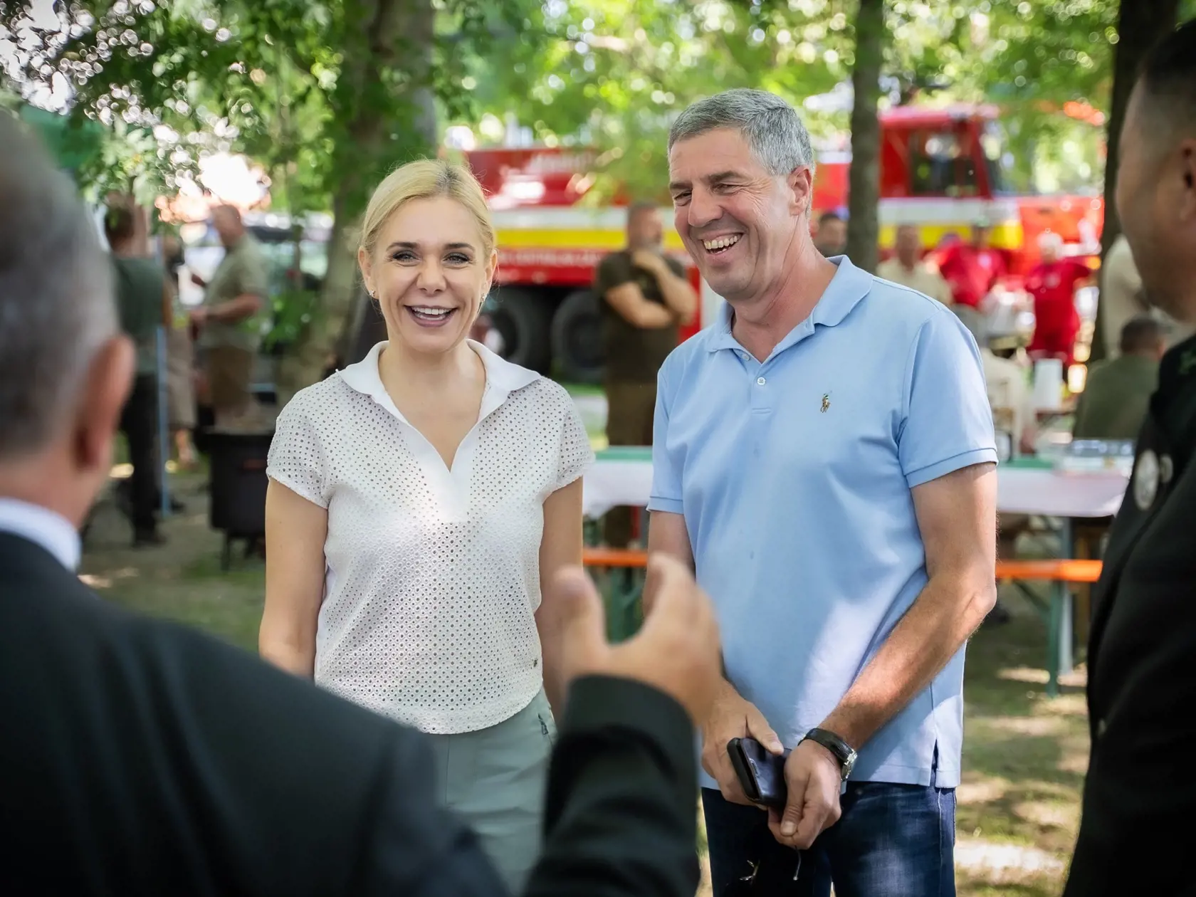 Keď sa v dave zjavil legendárny expolitik Béla Bugár, Sakovej sa vyčaril azda najväčší úsmev na tvári.