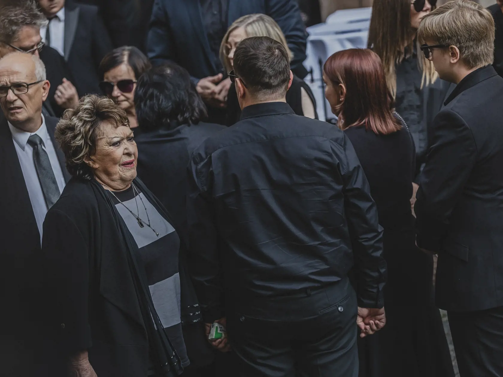 V pražskom kostole svatého Tomáše na Malé Straně sa konala súkromná zádušná omša za zosnulú česká speváčku Hanu Zagorovú. Zúčastnili sa jej členovia rodiny, najbližsí priatelia a kolegovia. Na snímke Jiřina Bohdalová.