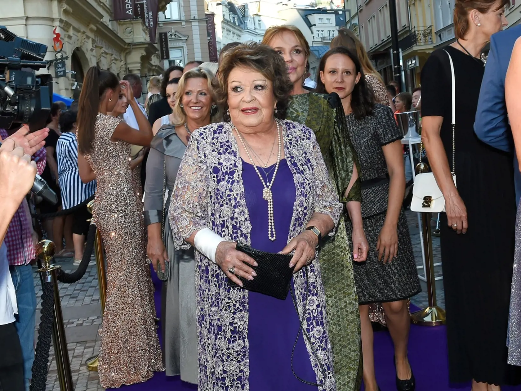 Jiřina Bohdalová je kráľovná všetkých herečiek, pri ktorej sa drží bokom aj bývalá prvá dáma Dagmar Havlová.
