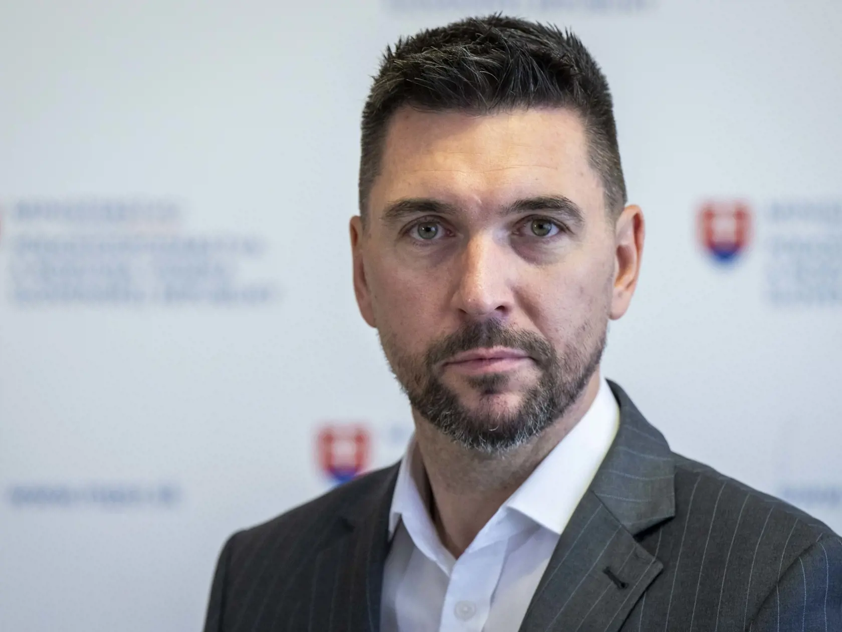 Na snímke minister pôdohospodárstva a rozvoja vidieka SR Richard Takáč (Smer-SD) počas tlačovej konferencie 18. októbra 2024 v Bratislave. FOTO TASR - Jakub Kotian