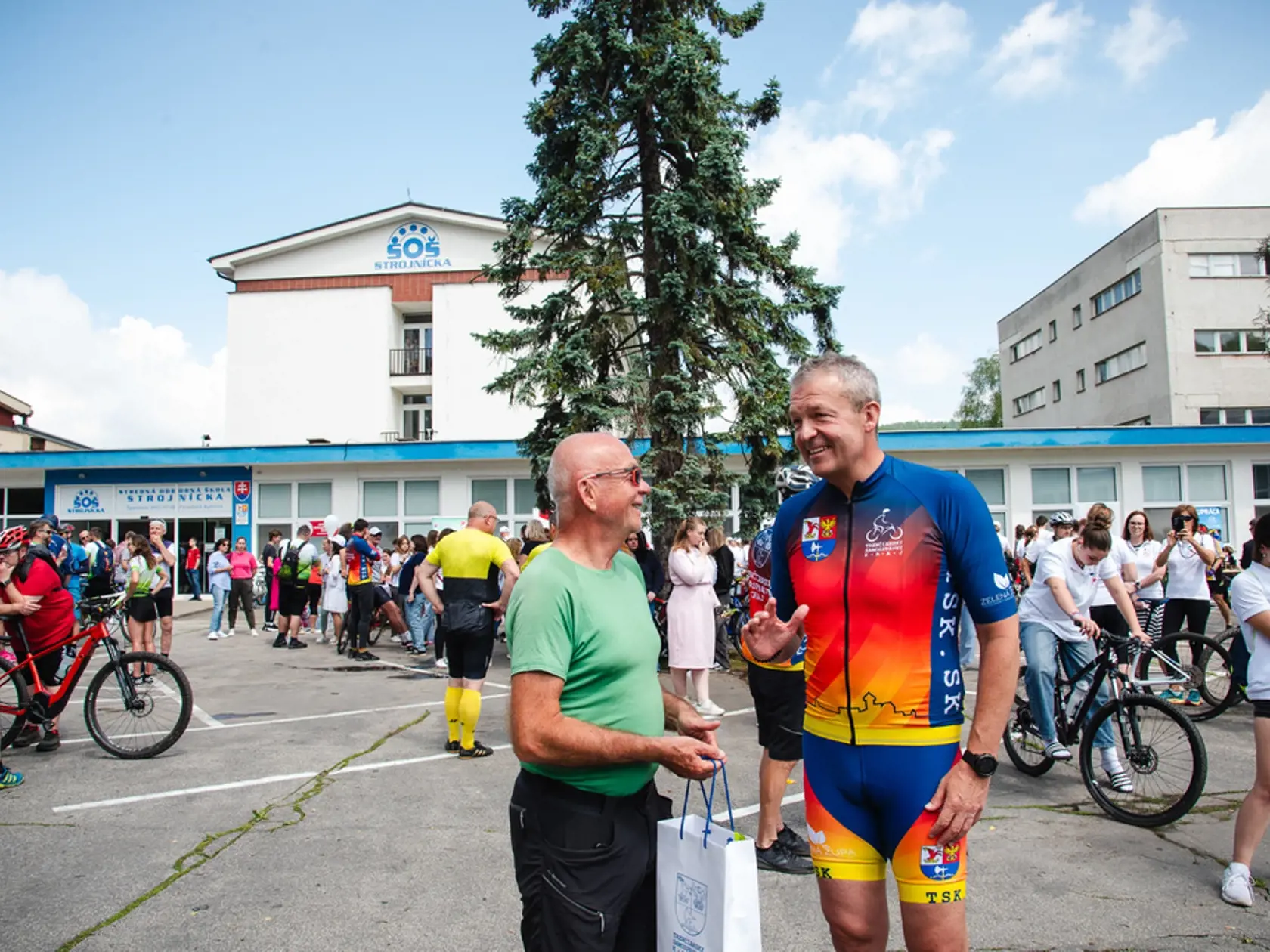 Trenčianskeho župana Bašku prišiel na otvorenie povzbudiť aj národný cyklokoordinátor Peter Kľučka