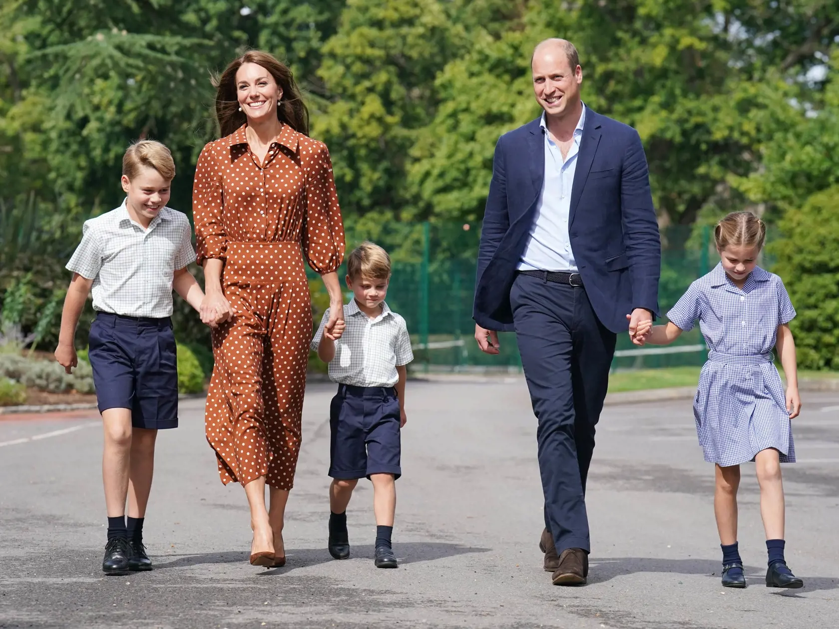 Princ William poznamenal, že jeho deti, princ George, princezná Charlotte a princ Louis, sa doma nedokážu vždy zhodnúť na rovnakom televíznom programe. Potom sa hádajú o diaľkové ovládanie.