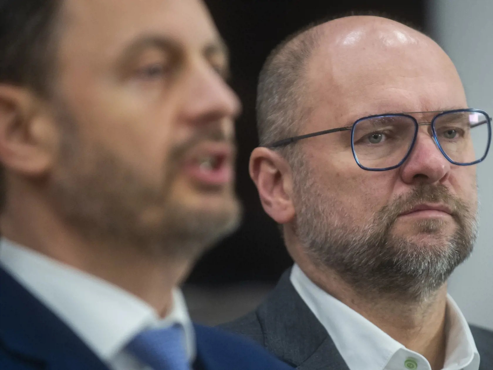 Líder strany Sloboda a Solidarita Richard Sulík slávi okrúhle 55. narodeniny. Skutočne originálnym spôsobom mu zablahoželal dočasne poverený predseda vlády Eduard Heger (OĽaNO)!