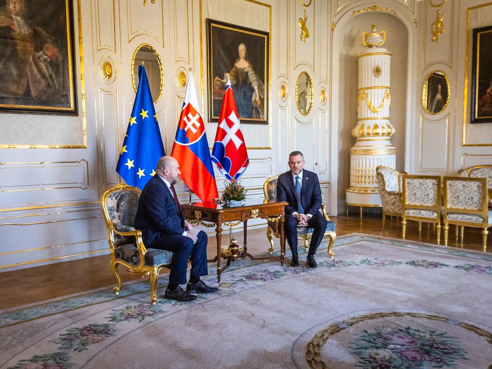 Prezident Slovenskej republiky Peter Pellegrini prijal poslanca Národnej rady SR Rudolfa Huliaka. Na snímke Rudolf Huliak a Peter Pellegrini.