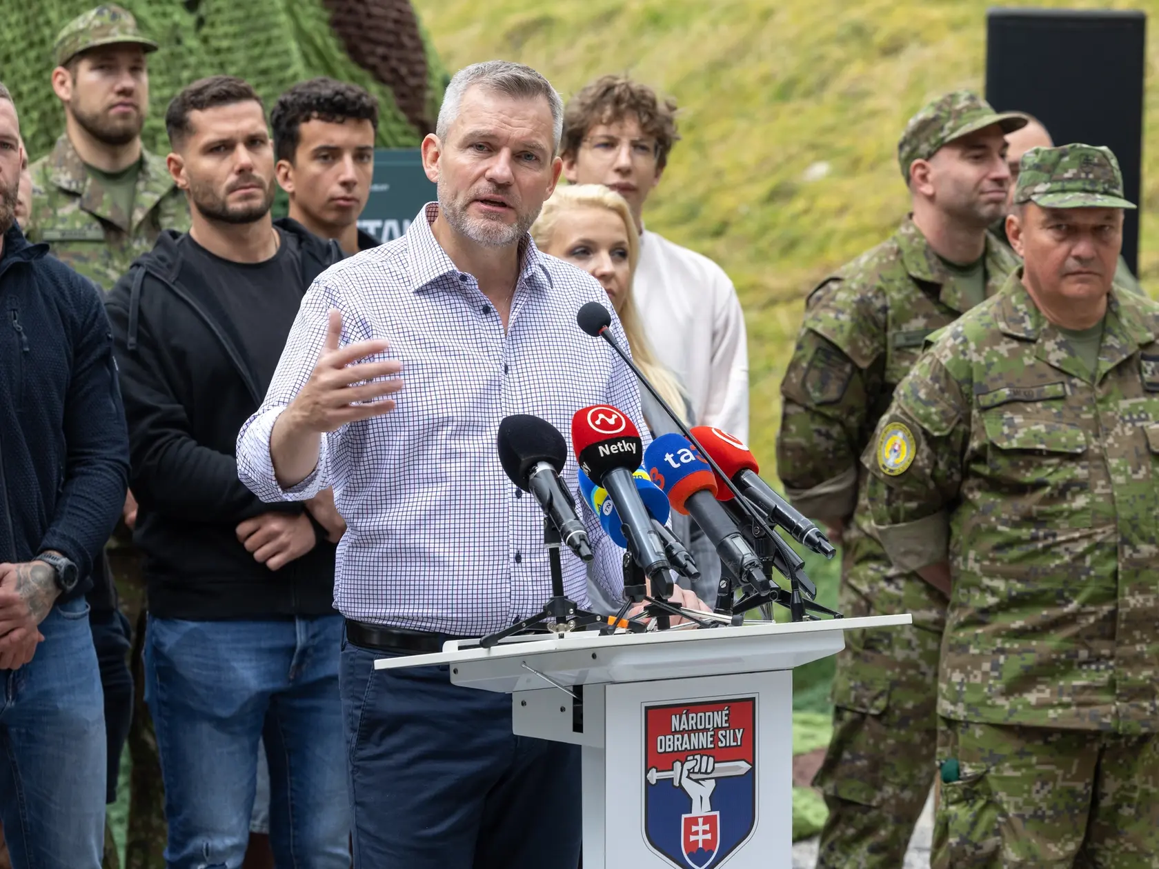 Politici sa zaprisahali, že špeciálny prístup vyžadovať nebudú.