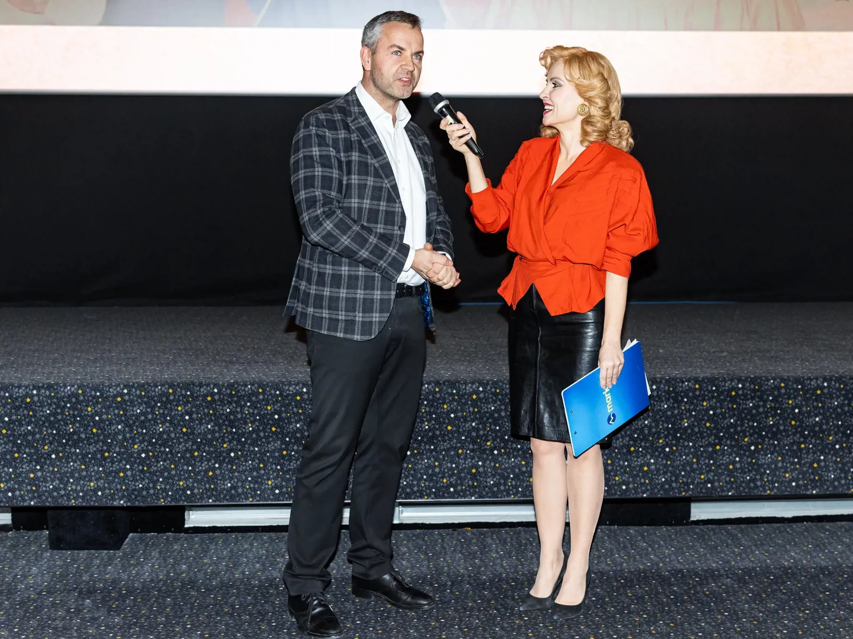 Premiéra denného televízneho seriálu “SĽUB” v Bratislave. Ns snímke Kveta Horváthová a Peter Gažík.