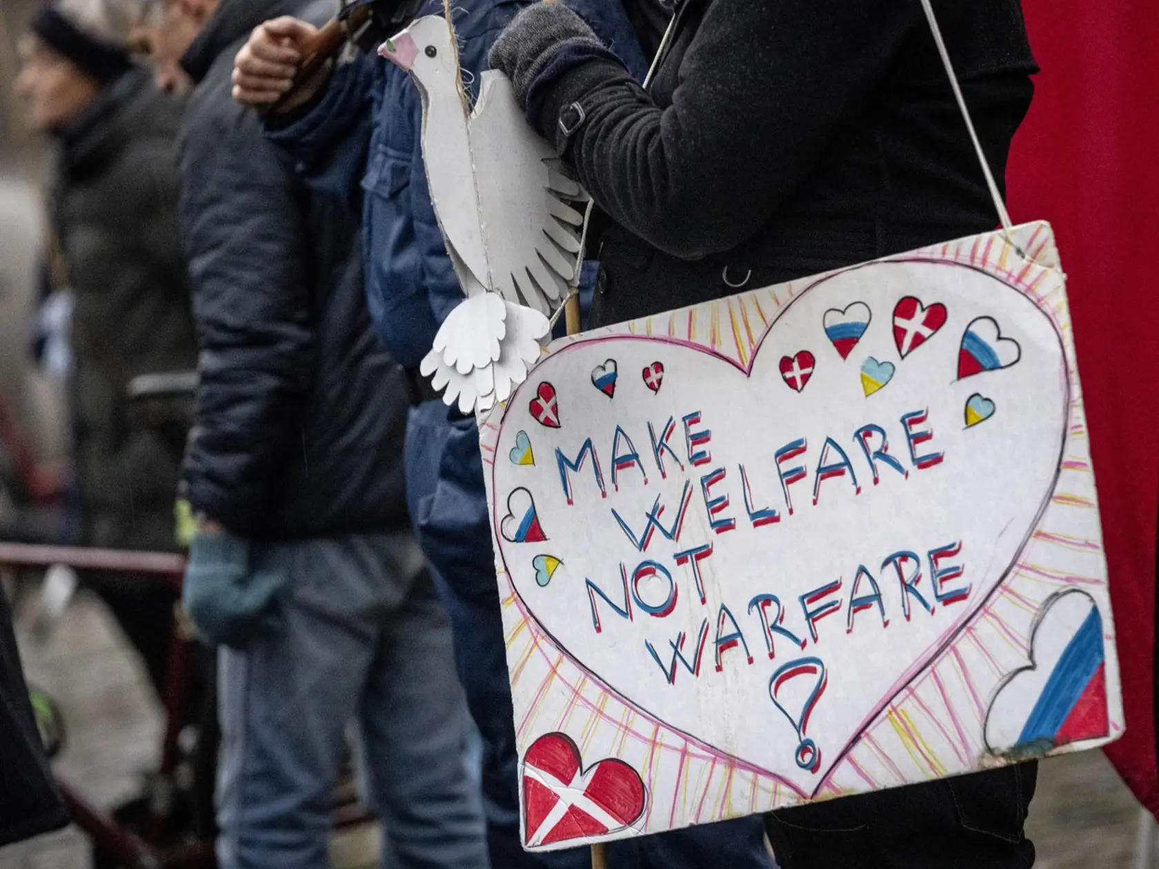 Na snímke protest v Kodani proti americkej prítomnosti v Dánsku.