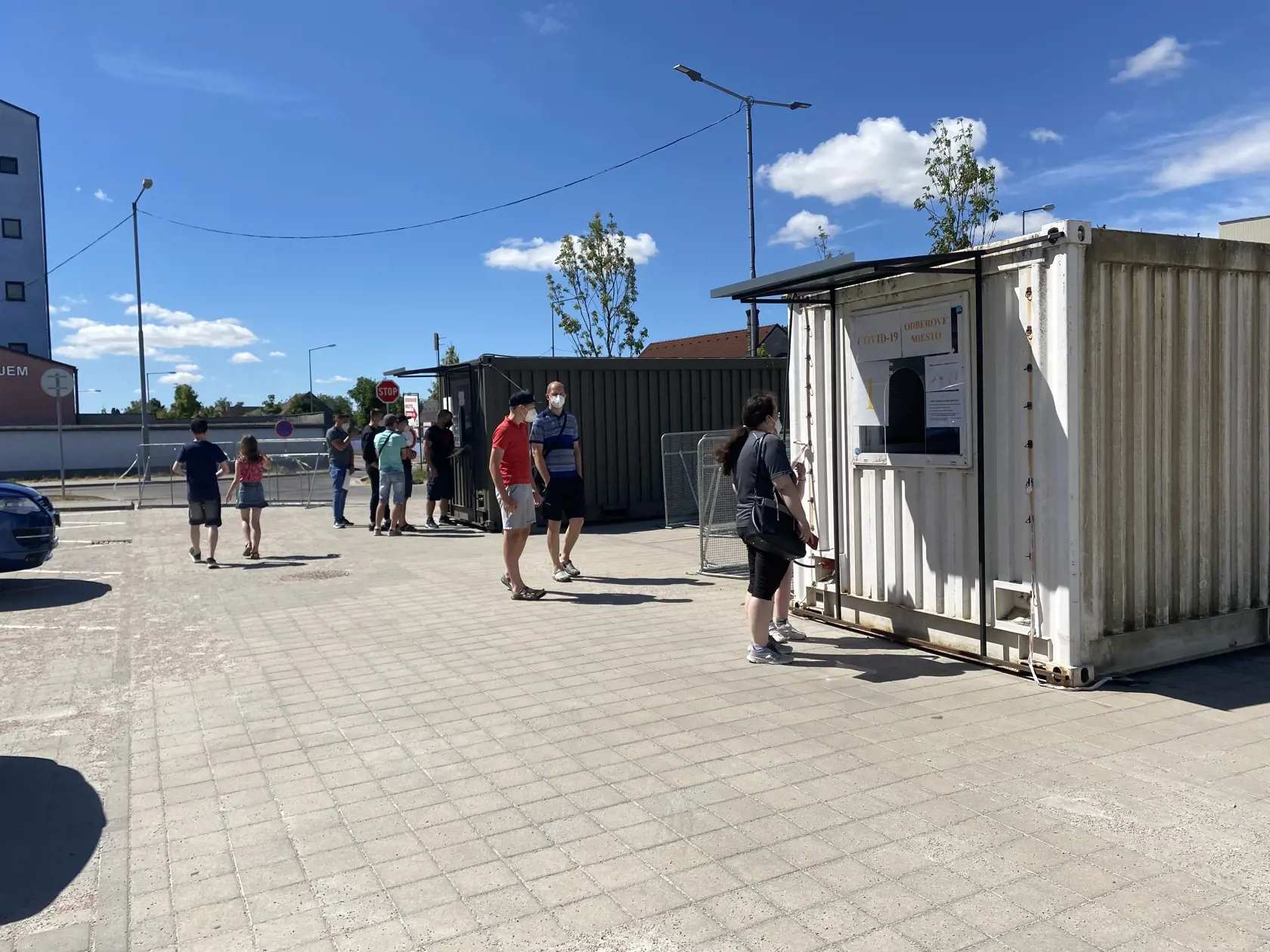 Včera pred obedom sa chodili na toto odberné miesto testovať najmä rodičia s deťmi, ktoré išli do letných táborov.