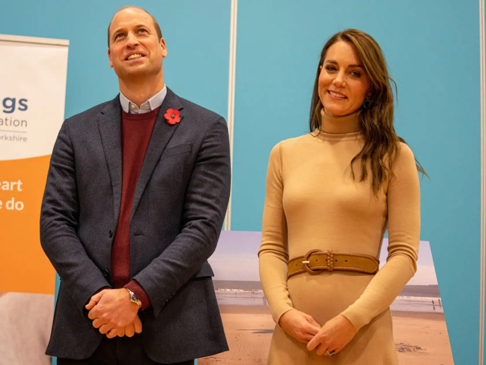 Princezná Kate oslnila v elegantnom outfite v prírodných tónoch.