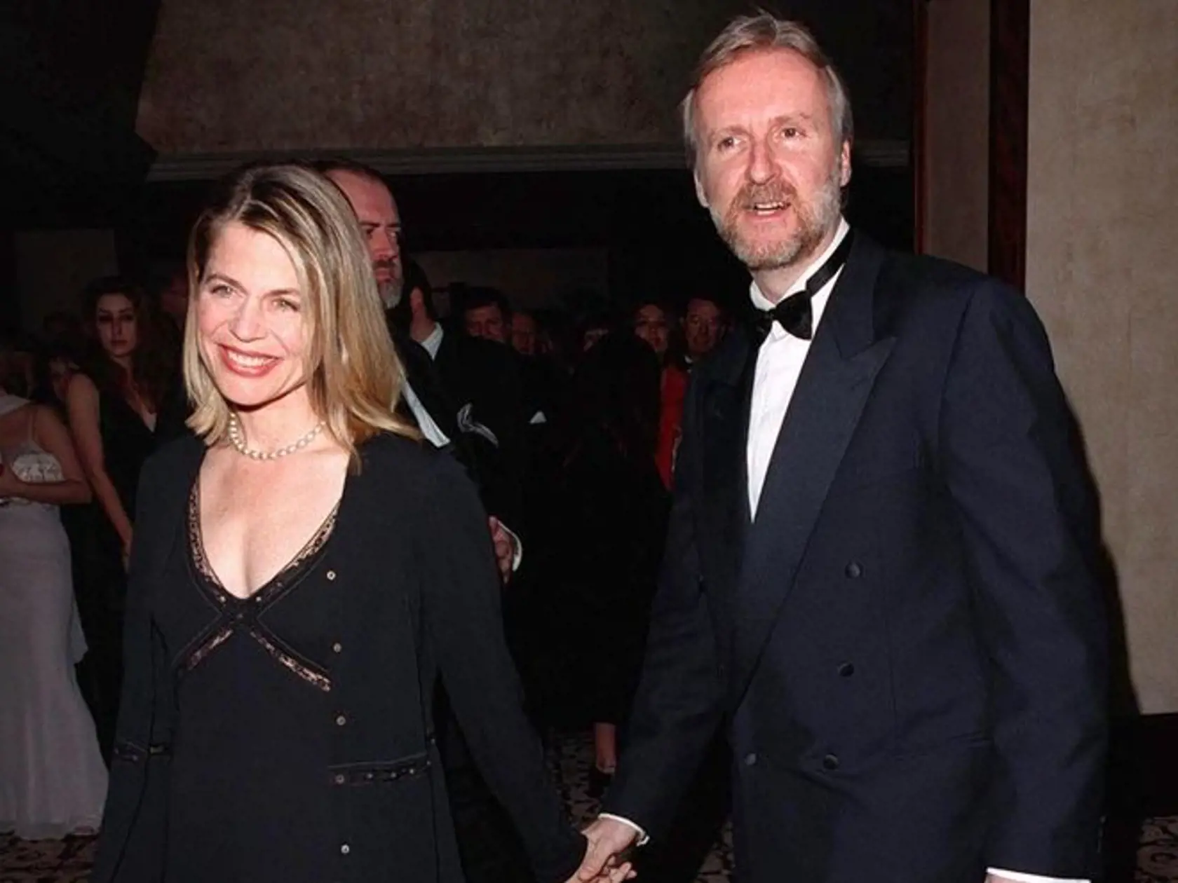 07mar98:,Director,James,Cameron,&,Actress,Wife,Linda,Hamilton,At
