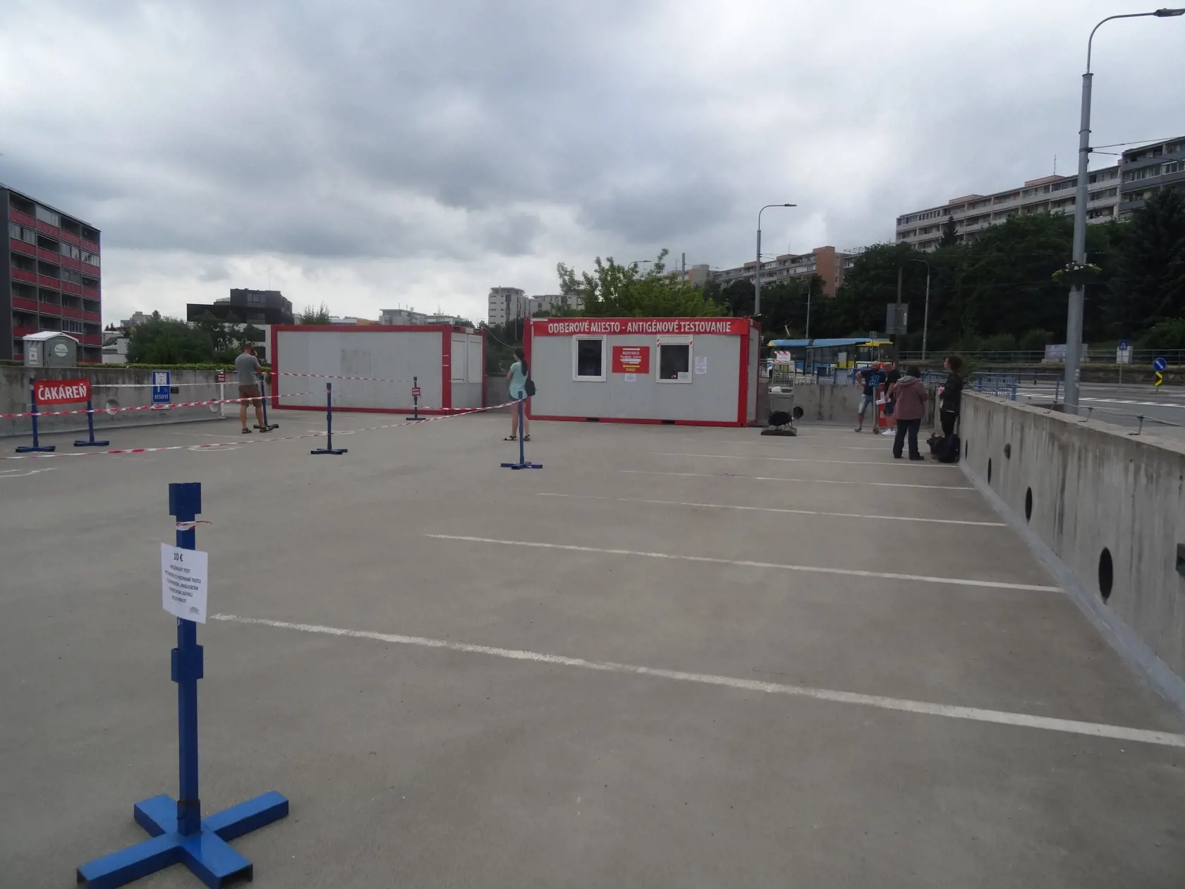 Miroslav Špak, ktorý prevádzkuje MOM-ku na parkovisku pri Steel Arene v Košiciach s výnimkou nedele bude testovať aj počas sviatkov.