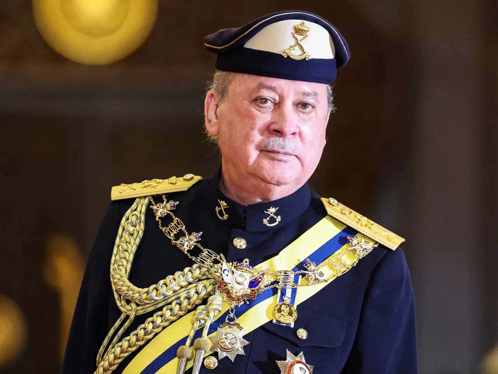 Sultán Ibrahim bol už pred nástupom na trón prominentnou osobnosťou, preslávenou obrovským bohatstvom a vplyvom.