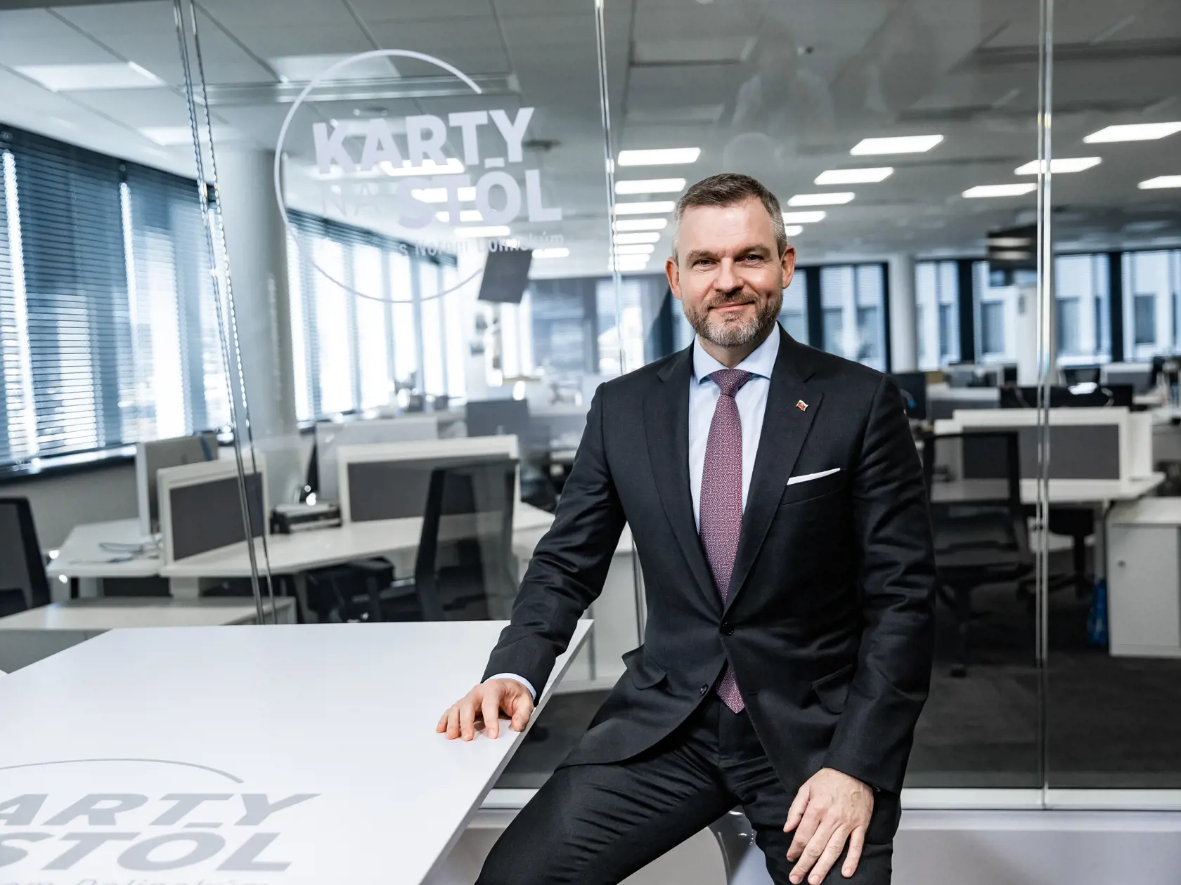 Diskusná relácia "Karty na stôl", ktorej hosťom bol Peter Pellegrini.