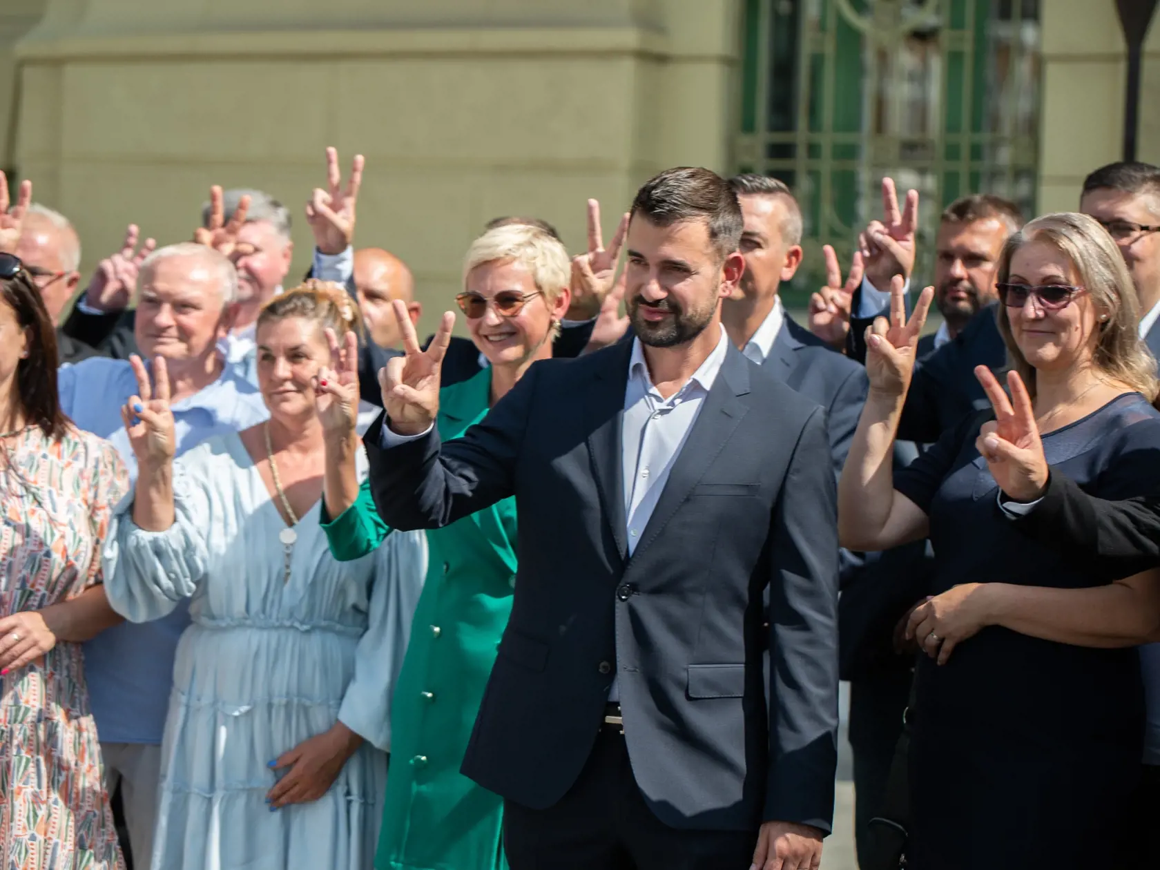 Situáciu v hnutí ostro skritizoval aj bývalý poslanec Erik Ňarjaš.