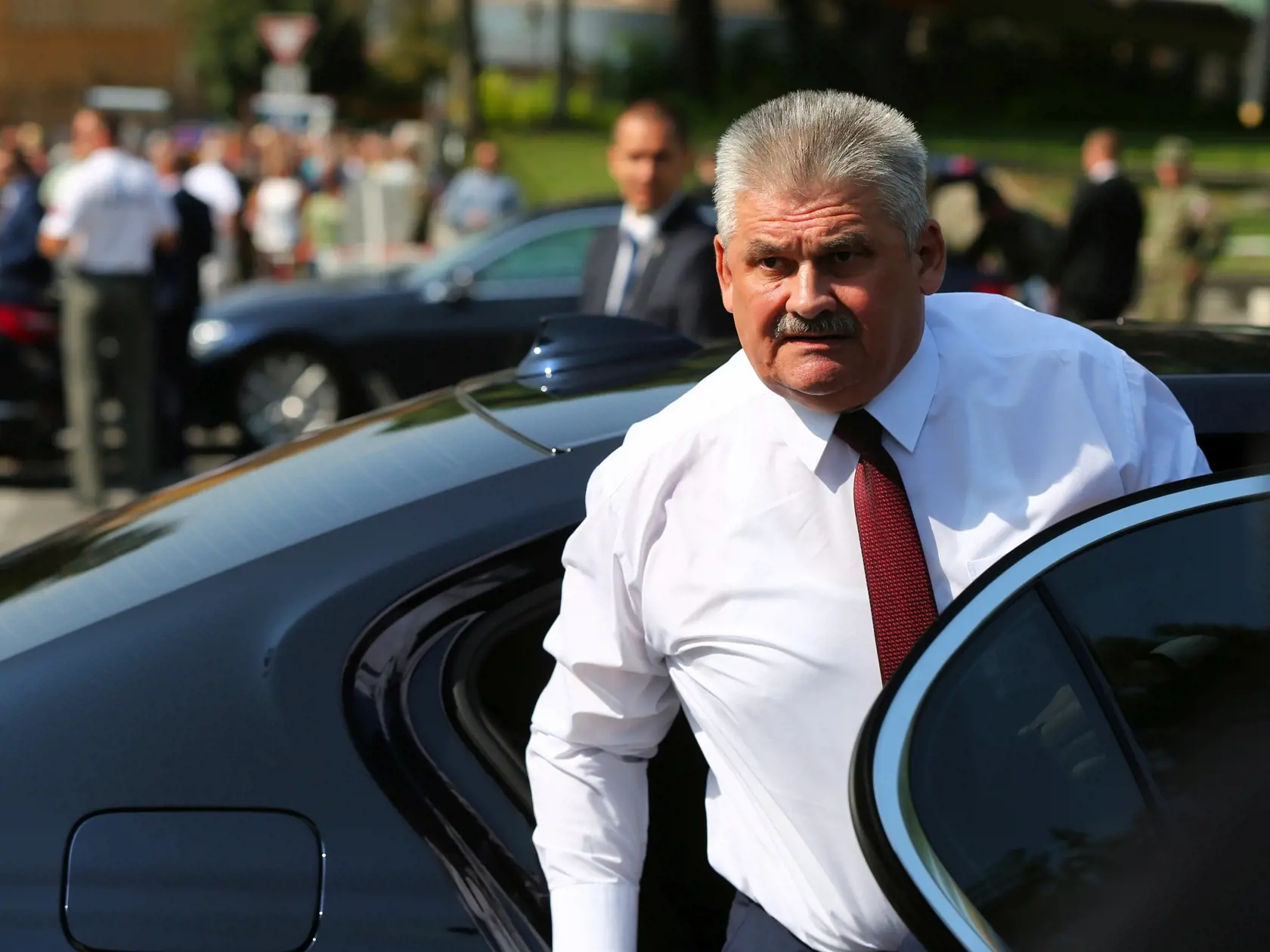 Minister práce, sociálnych vecí a rodiny SR Ján Richter pri príchode na oslavy 74. výročia Slovenského národného povstania (SNP) v areáli Múzea SNP v Banskej Bystrici. Banská Bystrica, 29. august 2018. Foto: SITA/Peter Rusko