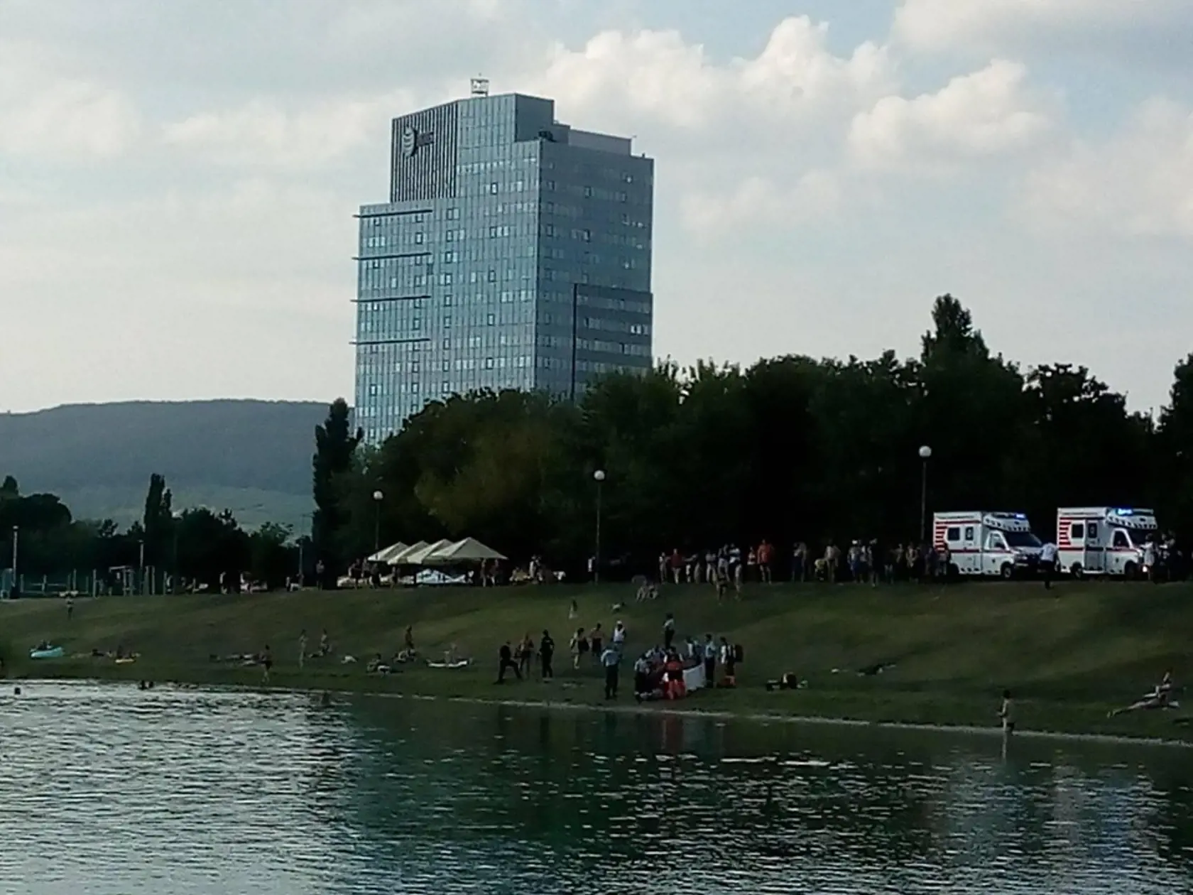 Z jazera vylovili utopeného človeka