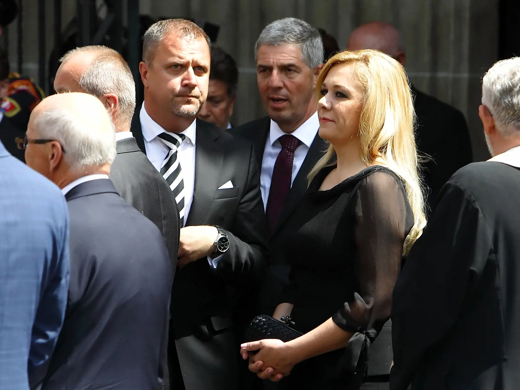Na snímke udalosti počas odchodu prezidentky Zuzany Čaputovej z Reduty smerom k Dómu Sv. Martina. 