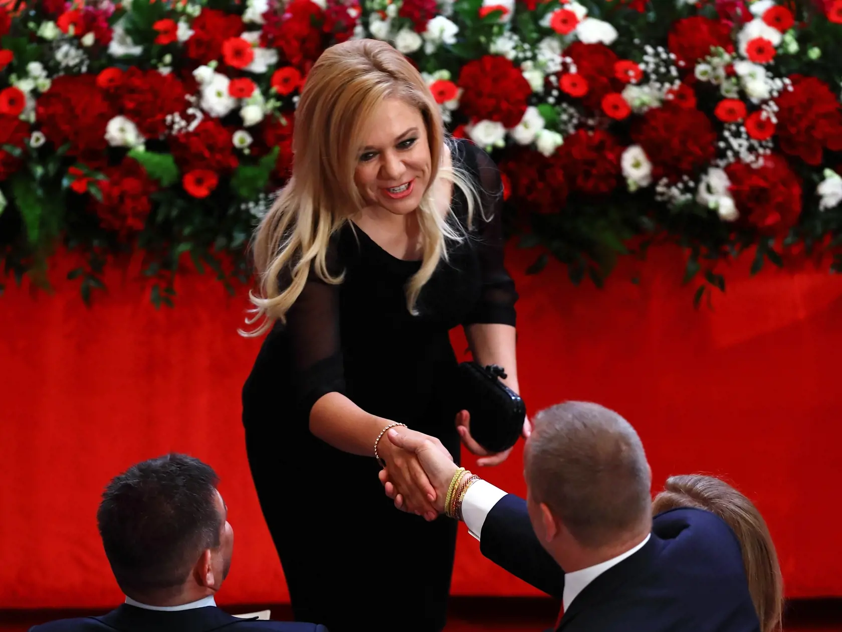 Na snímke slávnostná schôdza NRSR v Redute, kde Zuzana Čaputová zložila sľub do rúk predsedu Ústavného súdu SR Ivanovi Fiačanovi. 

