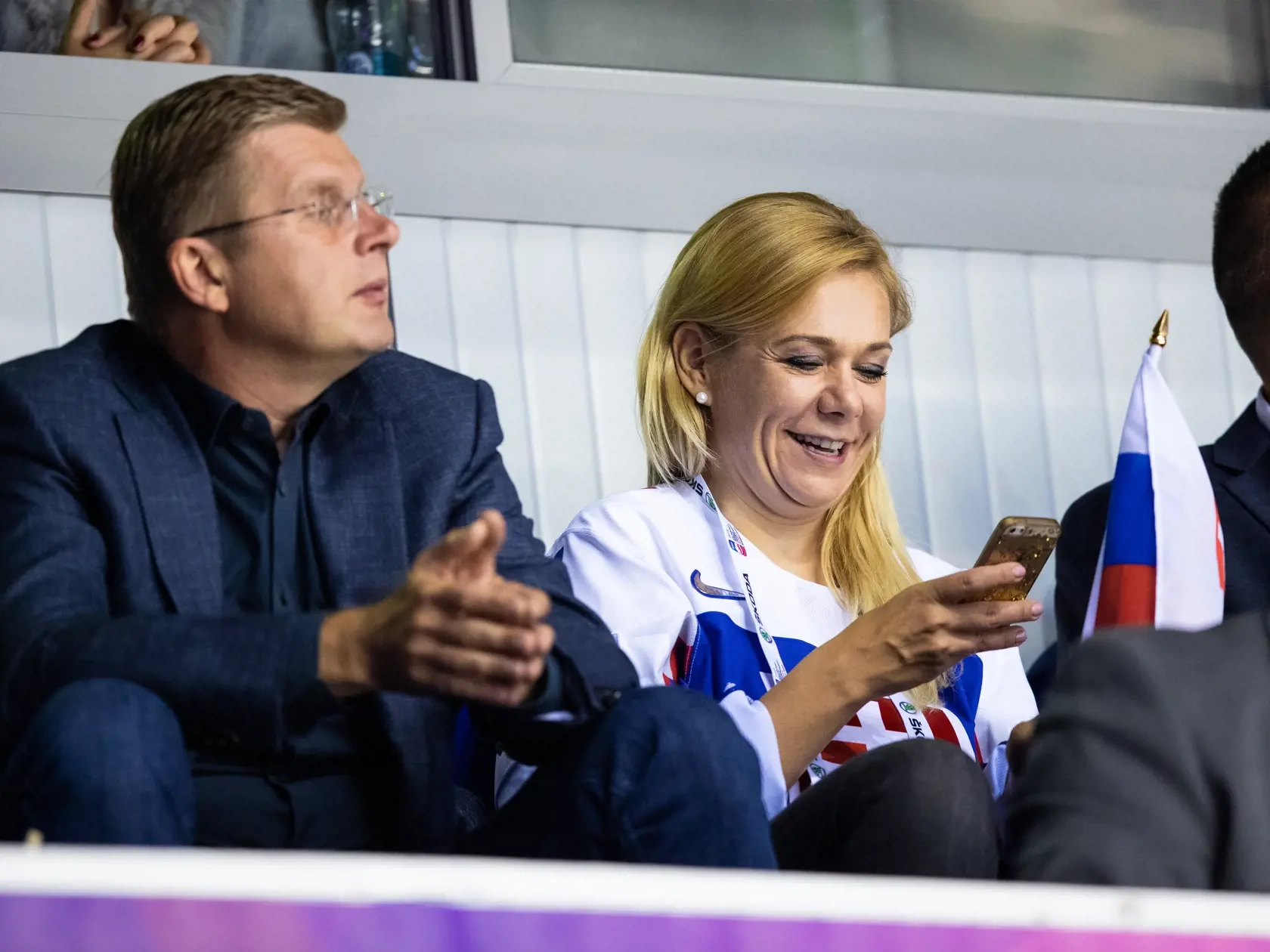 Zápas Slovenska proti Kanade na Majstrovstvách sveta v ľadovom hokeji v košickej Steel aréne. Na snímke Peter Žiga a Denisa Saková.