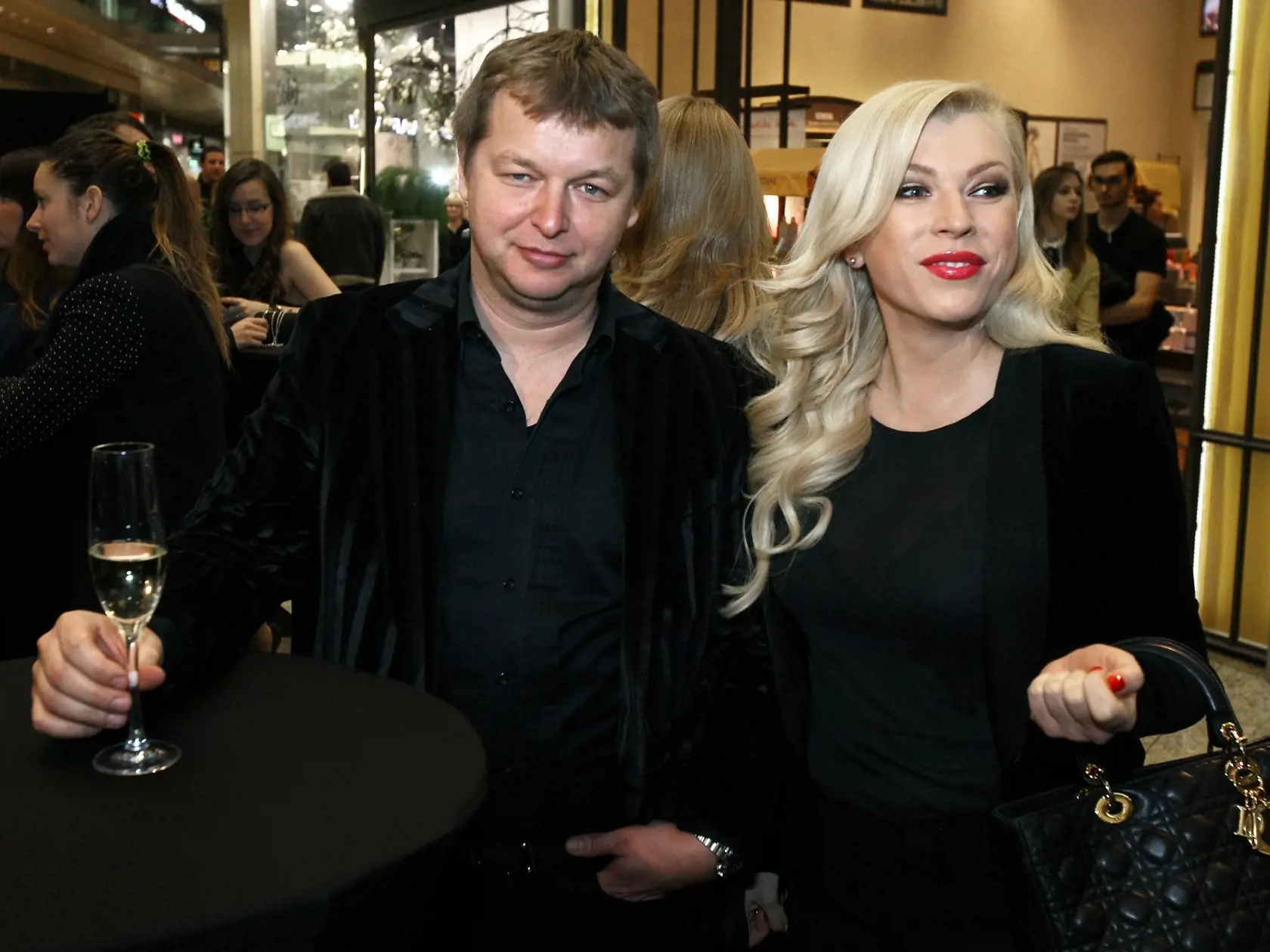Na snímke šéfka módnej televízie a dramaturgička Gabriela Drobová s partnerom. Drobová v nedeľu oznámila svoju kandidatúru na prezidentku SR