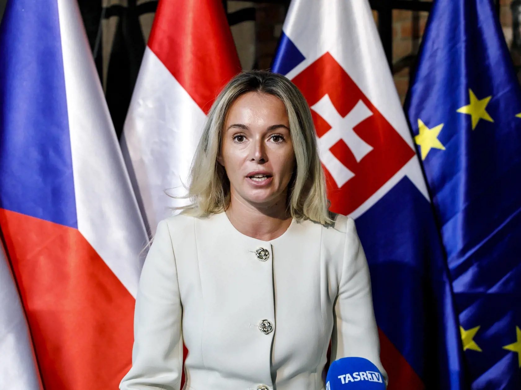 Na snímke splnomocnenkyňa vlády SR pre rozvoj občianskej spoločnosti Simona Zacharová počas tlačovej konferencie pri príležitosti medzinárodnej konferencie Building Bridges – Enhancing Public Engagement, Budovanie mostov – Posilňovanie zapájania verejnosti. V Bratislave 28. októbra 2024. FOTO TASR - Dano Veselský