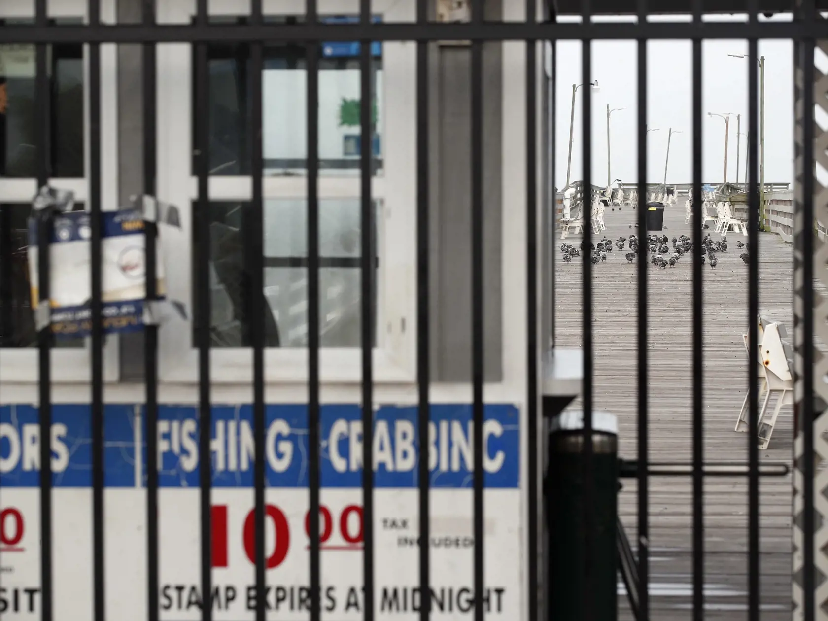 Milióny Američanov sa pripravujú na jeden z najkatastrofickejších hurikánov, aké zasiahli východné pobrežie USA za posledné desaťročia.