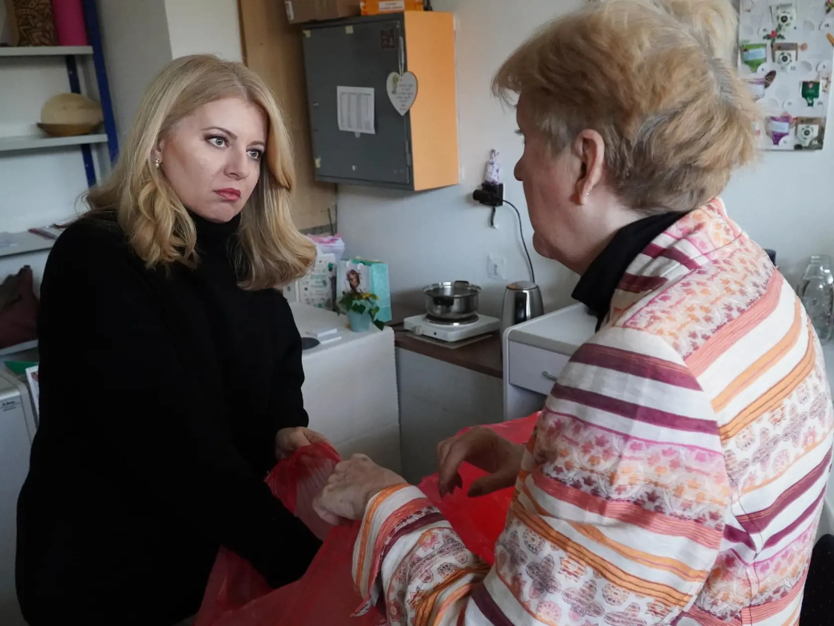 Prezidentka sa poďakovala klientom, ktorí sa podelili o ich náročné životné situácie a ktorí jej spolu s pracovníkmi výdajne opísali nedostatočné fungovanie štátneho sociálneho systému vrátane protiinflačnej pomoci v praxi.