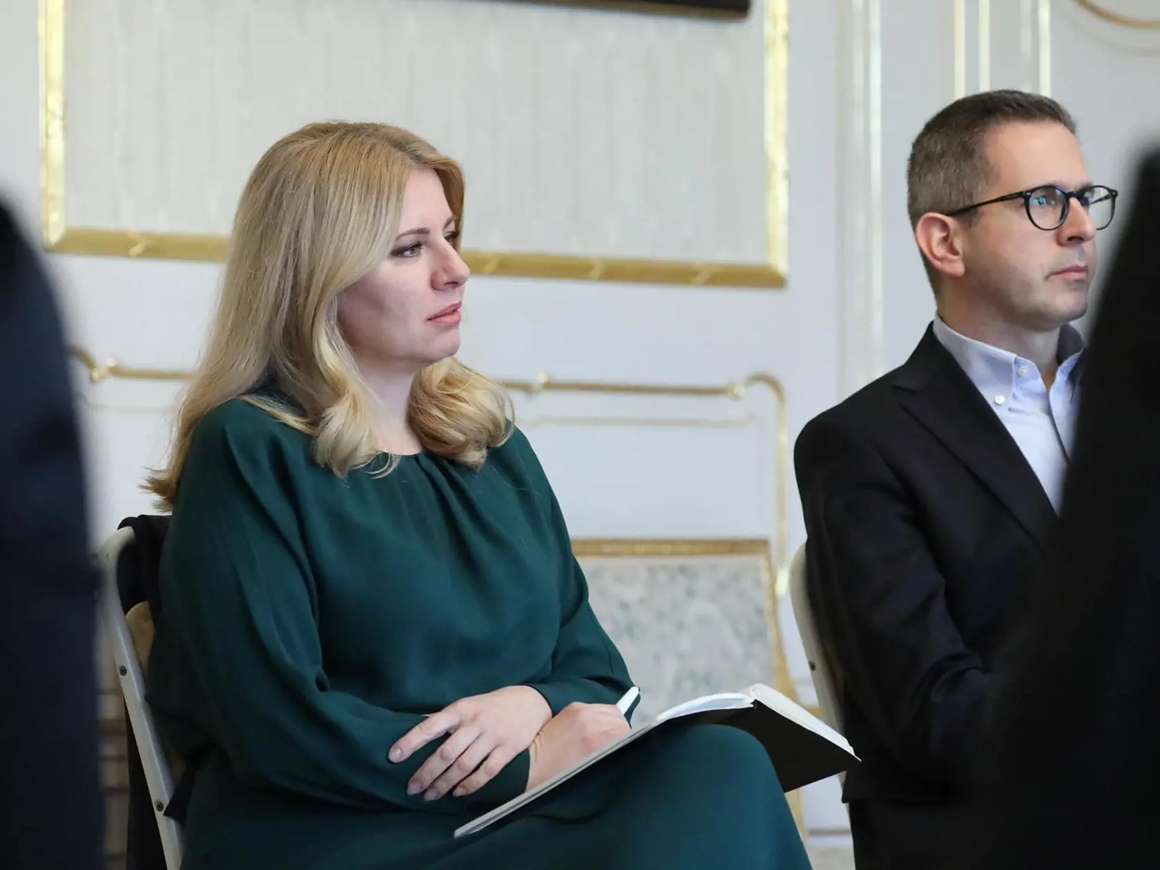 V paláci hostí vždy veľké množstvo osobností, ale pozýva aj bežných občanov.