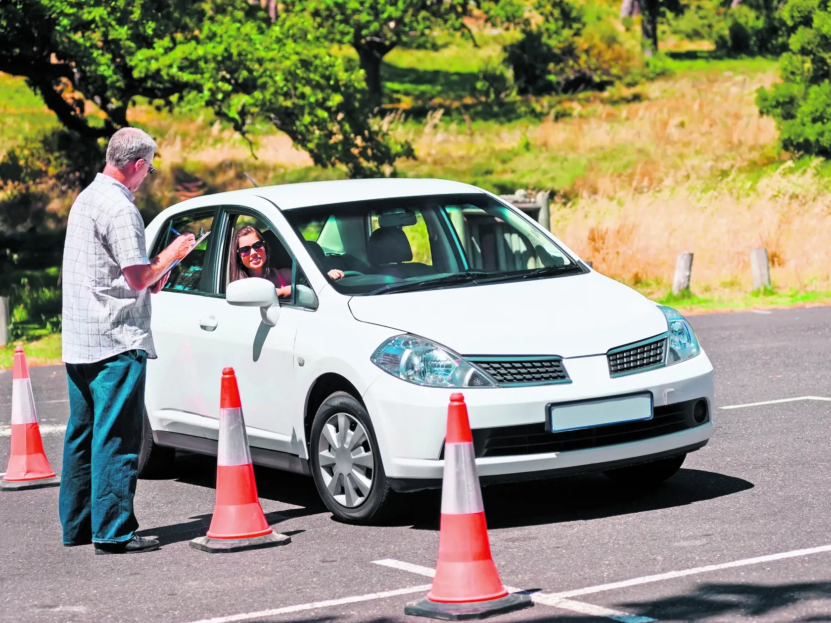 Niektoré autoškoly už inkasujú za kurzy tisíc eur. Ceny ešte pôjdu hore.