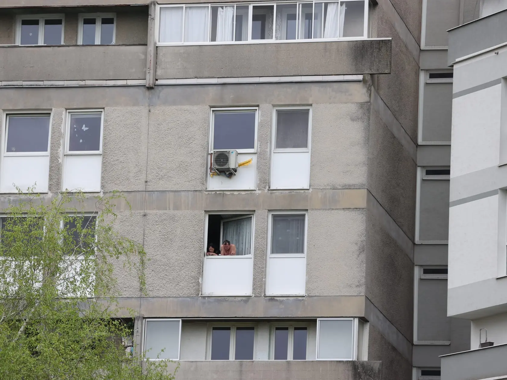7-ročný chlapec vypadol z okna v Bratislave.
