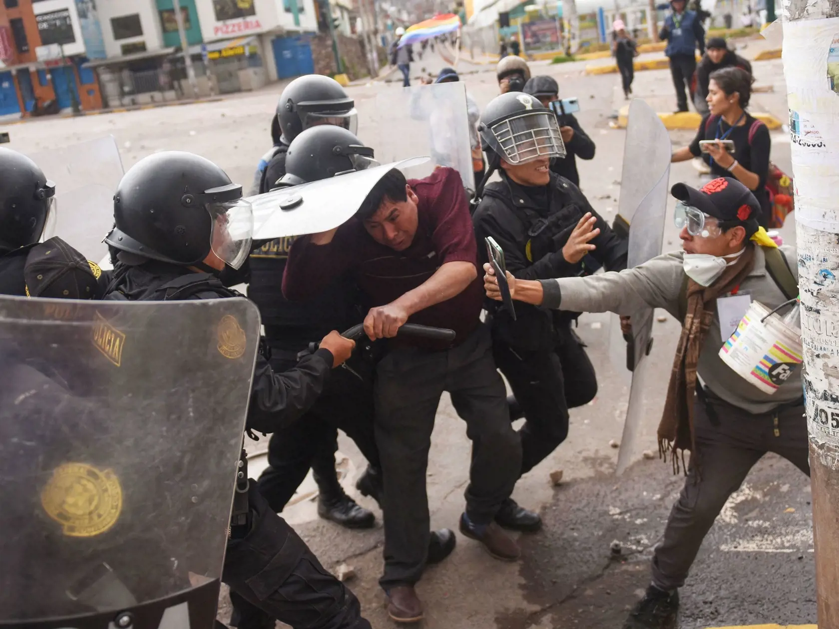 Peru: Vláda vyhlásila výnimočný stav v nepokojných regiónoch
