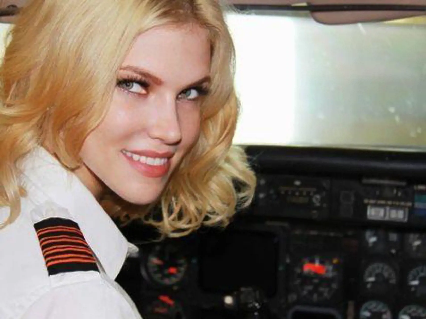 Naďa Marcinková, slovenská exmodelka a licencovaná pilotka, ktorá je podľa zahraničných médií zapletená do pedofilného škandálu známeho amerického miliardára Jeffreyho Epsteina.