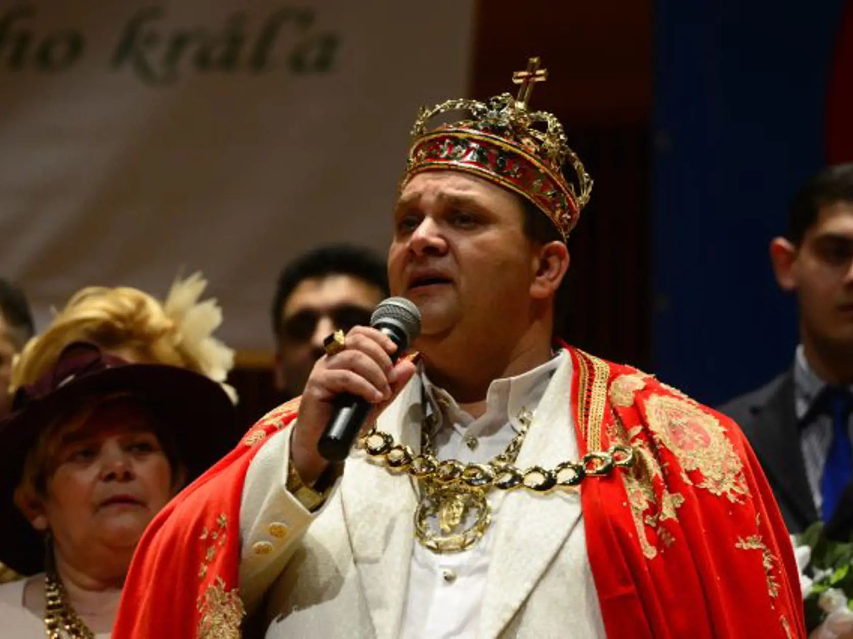 Korunovácia rómskeho kráľa.