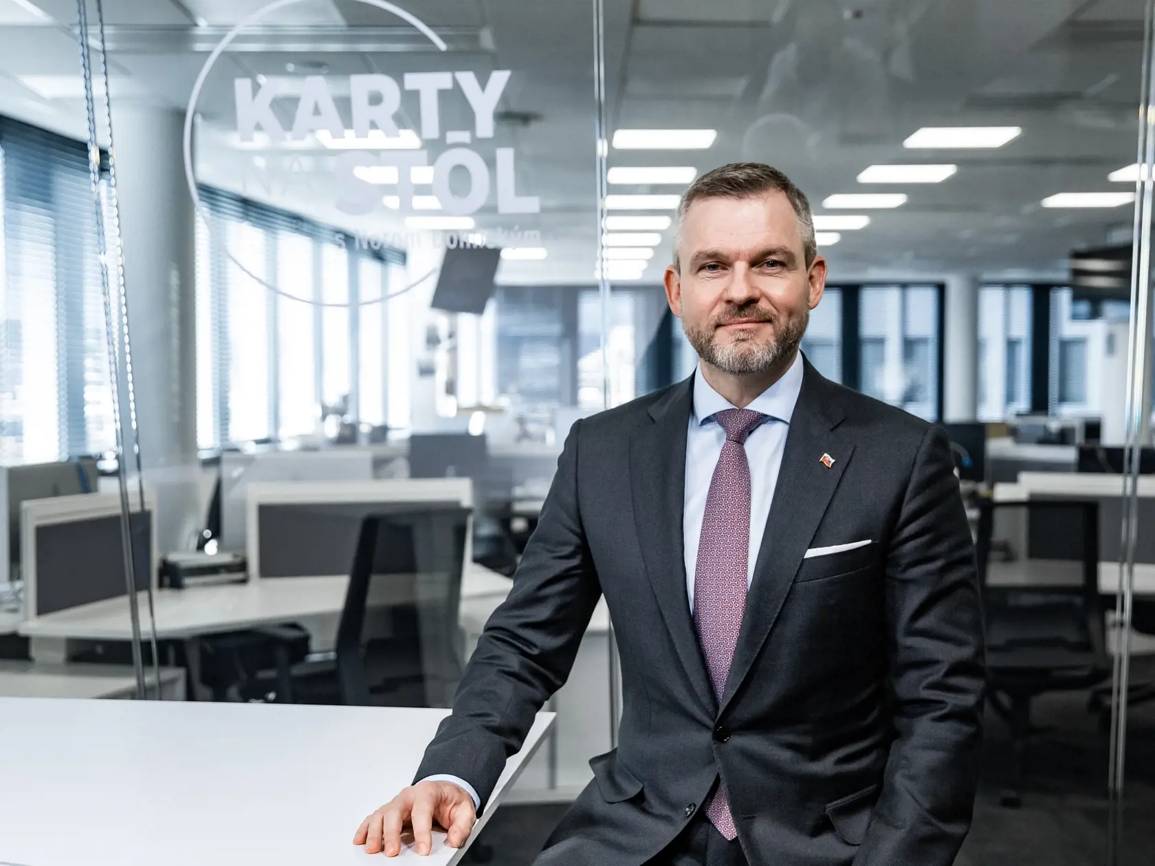 Diskusná relácia "Karty na stôl", ktorej hosťom bol Peter Pellegrini.