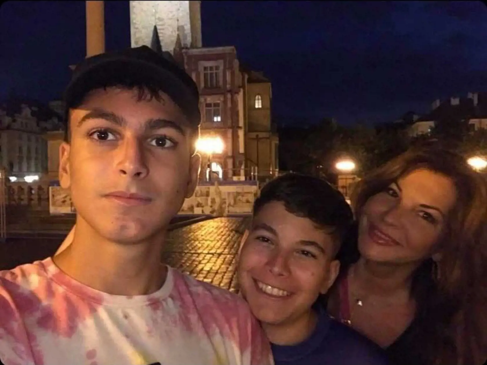 Andrea Tatarková, exmisska, moderátorka, podnikateľka: "V druhej polovici leta plánujeme navštíviť náš "prechodný domov" Prahu, ktorej čara sa stále nevieme nasýtiť. Stovežatá bude našou základňou, odkiaľ budeme vyrážať na výlety do okolia."