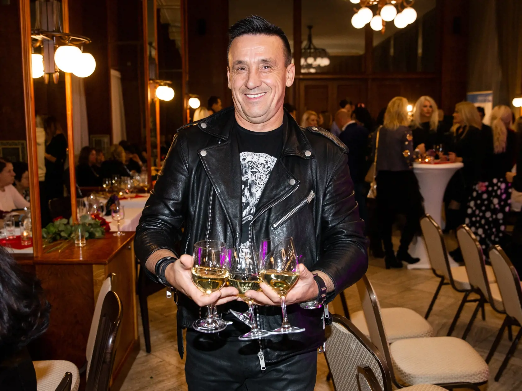 Život rockera nie je iba o večierkoch a alkohole.