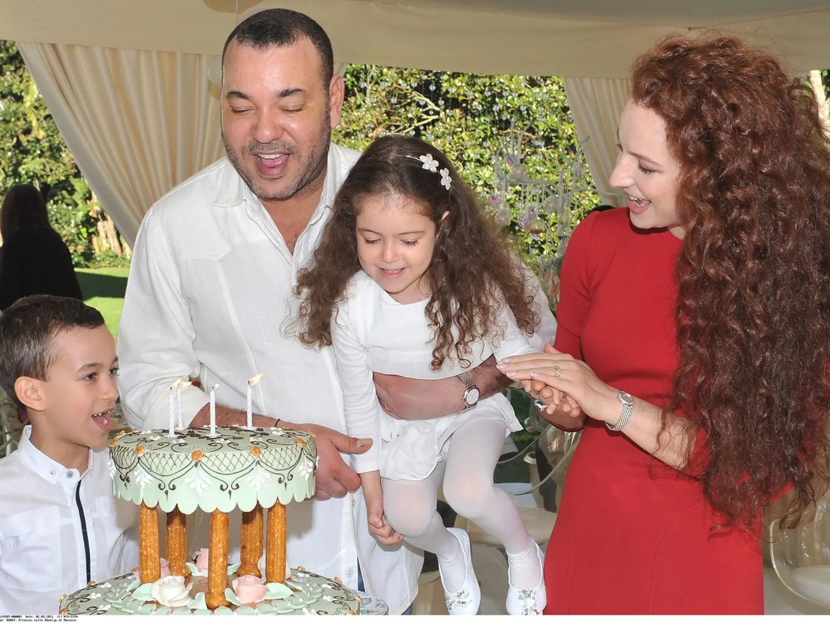 Lalla Salma bola prvou manželkou marockého panovníka, ktorá bola verejne uznaná a dostala kráľovský titul.
