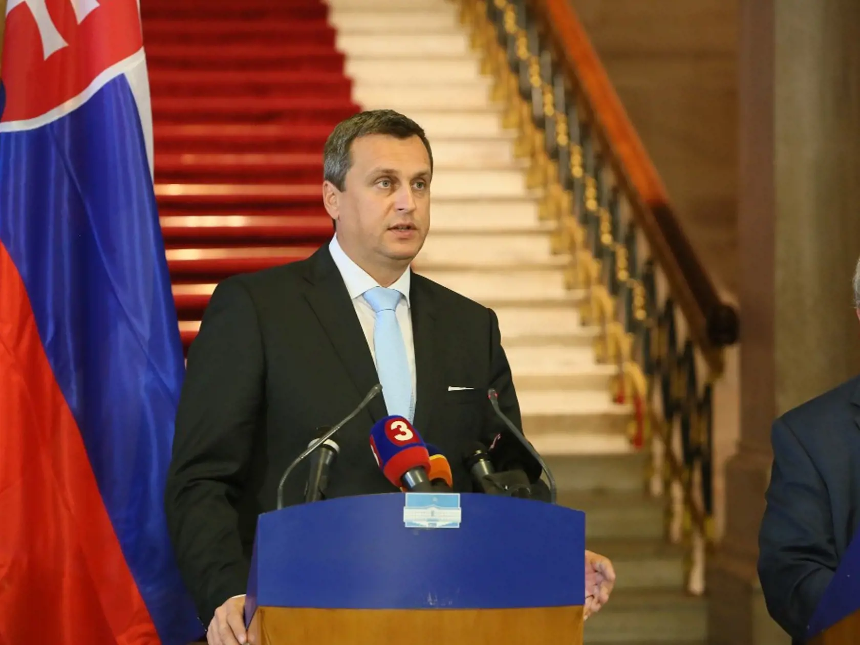 Andrej Danko podľa oficiálneho stanoviska neutajil svoju rigoróznu prácu.