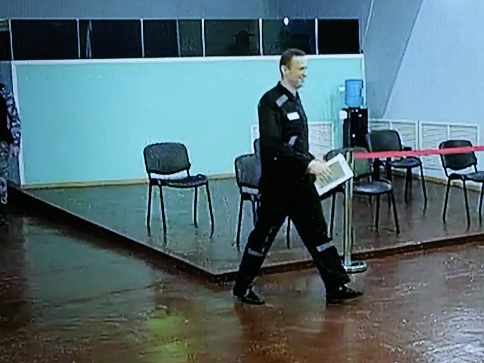 WA 21 Melechovo - Väznený kritik Kremľa Alexej Navaľnyj počas videolinku, ktorý zabezpečuje ruská federálna väzenská služba zo súdu vo väznici v meste Melechovo vo Vladimírskej oblasti, 260 km severovýchodne od Moskvy v piatok 4. augusta 2023. Súd v Moskve odsúdil v piatok kritika Kremľa Alexeja Navaľného na 19 rokov väzenia pre obvinenia spojené s extrémizmom. Ide už o tretí a najdlhší trest, ktorý ruský súd udelil tomuto lídrovi opozície. FOTO TASR/AP   


Russian opposition leader Alexei Nava