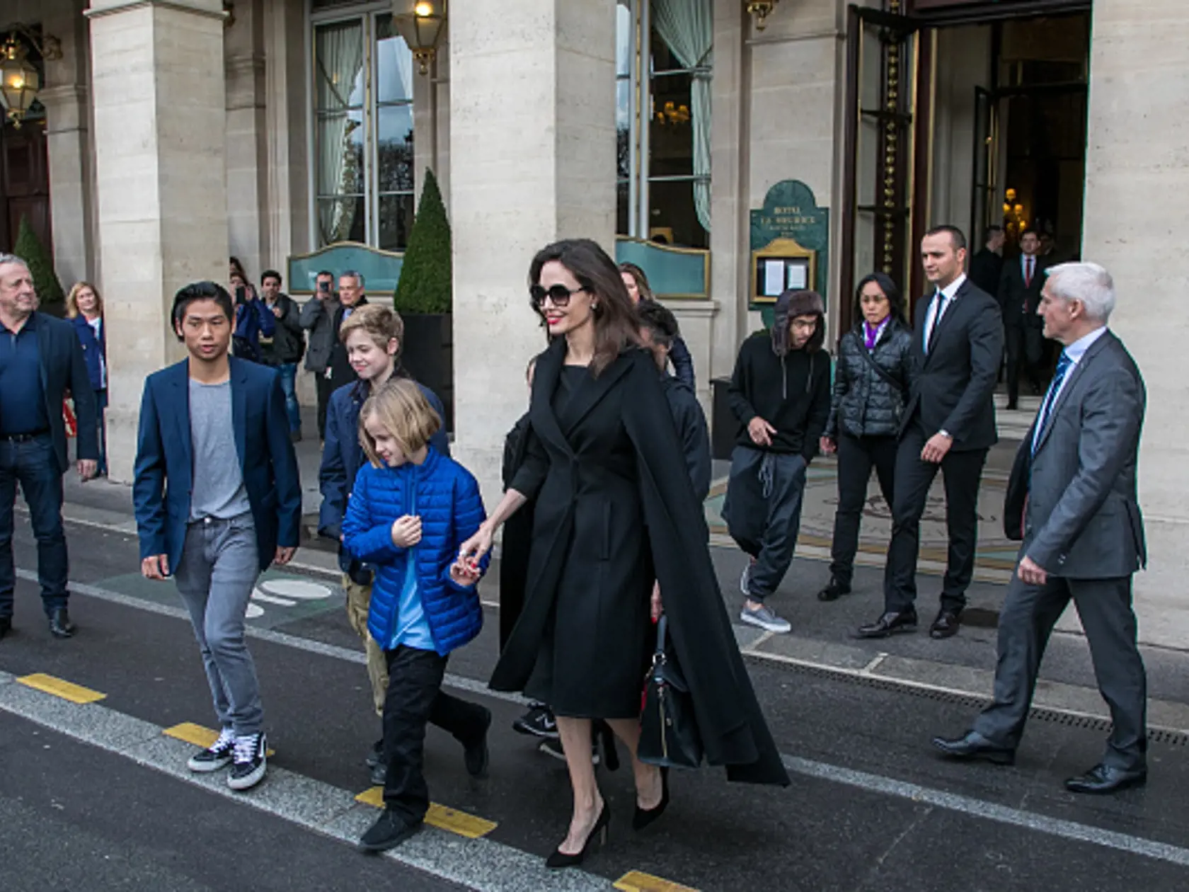 PARIS, FRANCE - JANUARY 30:  Actress Angelina Jolie and her children Maddox Jolie-Pitt, Shiloh Jolie-Pitt, Vivienne Marcheline Jolie-Pitt, Knox Leon Jolie-Pitt, Zahara Jolie-Pitt and Pax Jolie-Pitt are seen leaving the 'Meurice' hotel on January 30, 2018 in Paris, France.  (Photo by Marc Piasecki/GC Images)