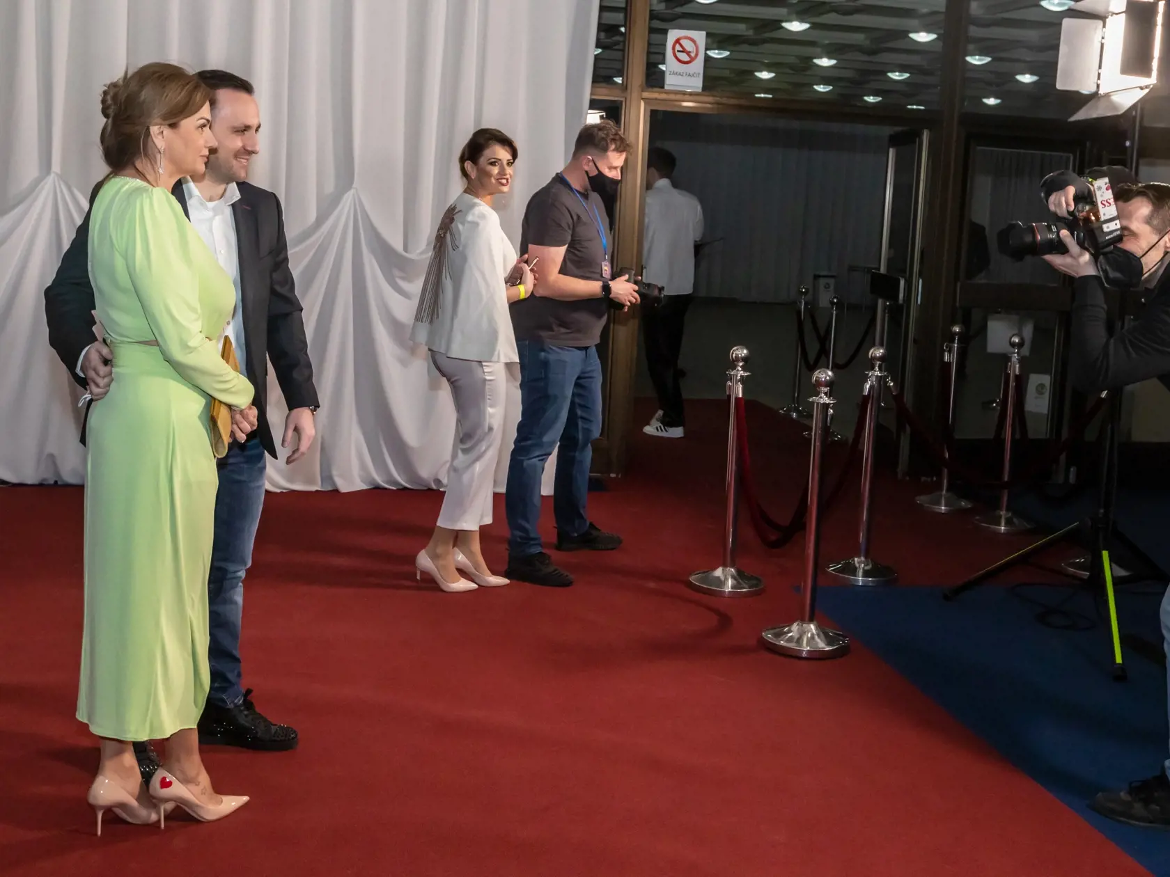 Príchody celebrít na prvé kolo Lets Dance. Na snímke je Monika Beňová a Ľubomír Klčo. 