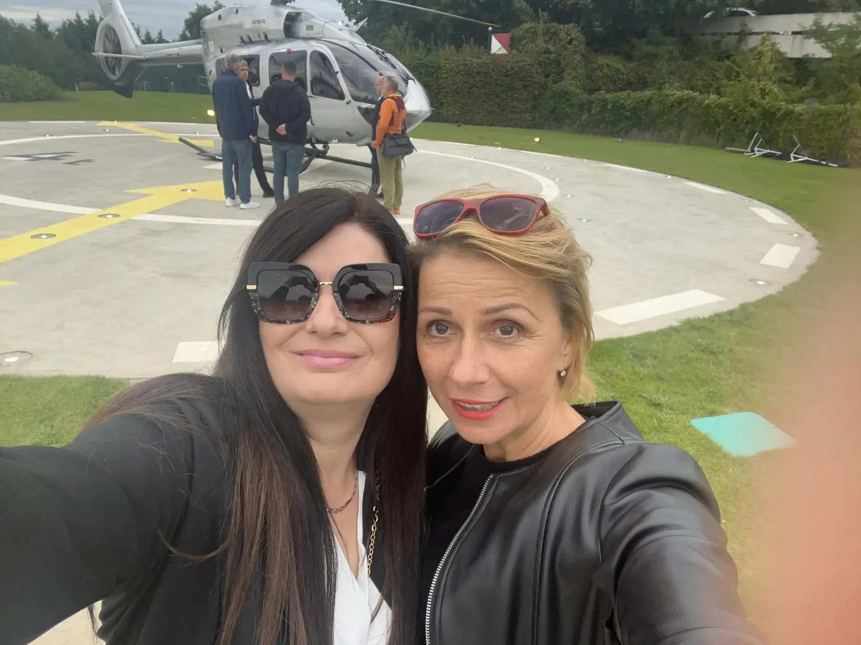 Diana Pavlisová s kolegyňou.
