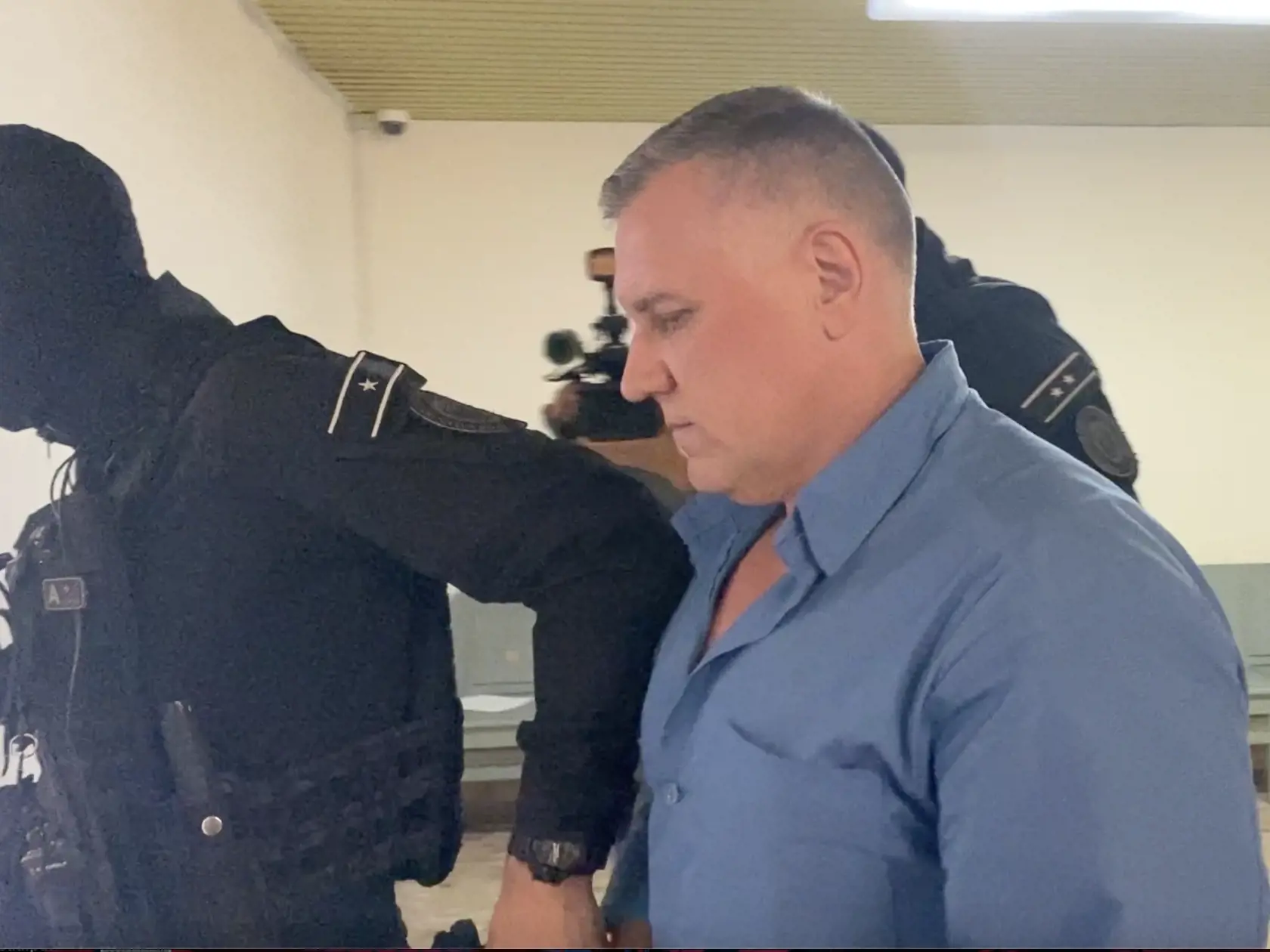 Mikuláš Černák vraví, že pri vražde Petra Klešča a pokusu o vraždu Jozefa Holuba išlo o pomstu zo strany Alojza Kromku pre vraždu jeho brata Lojza, ktorú vykonala skupina okolo Róberta Holuba. Klešča podľa neho zavraždili Lojzo Kromka, Karol Szatmáry, Karol Kollárik, Albert Sisák a echo o tom, či je Holub doma, im dával Alexander Horváth.