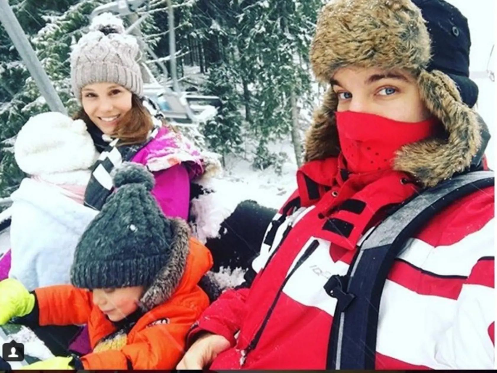 Lukáš s prvou manželkou Miriam a deťmi.