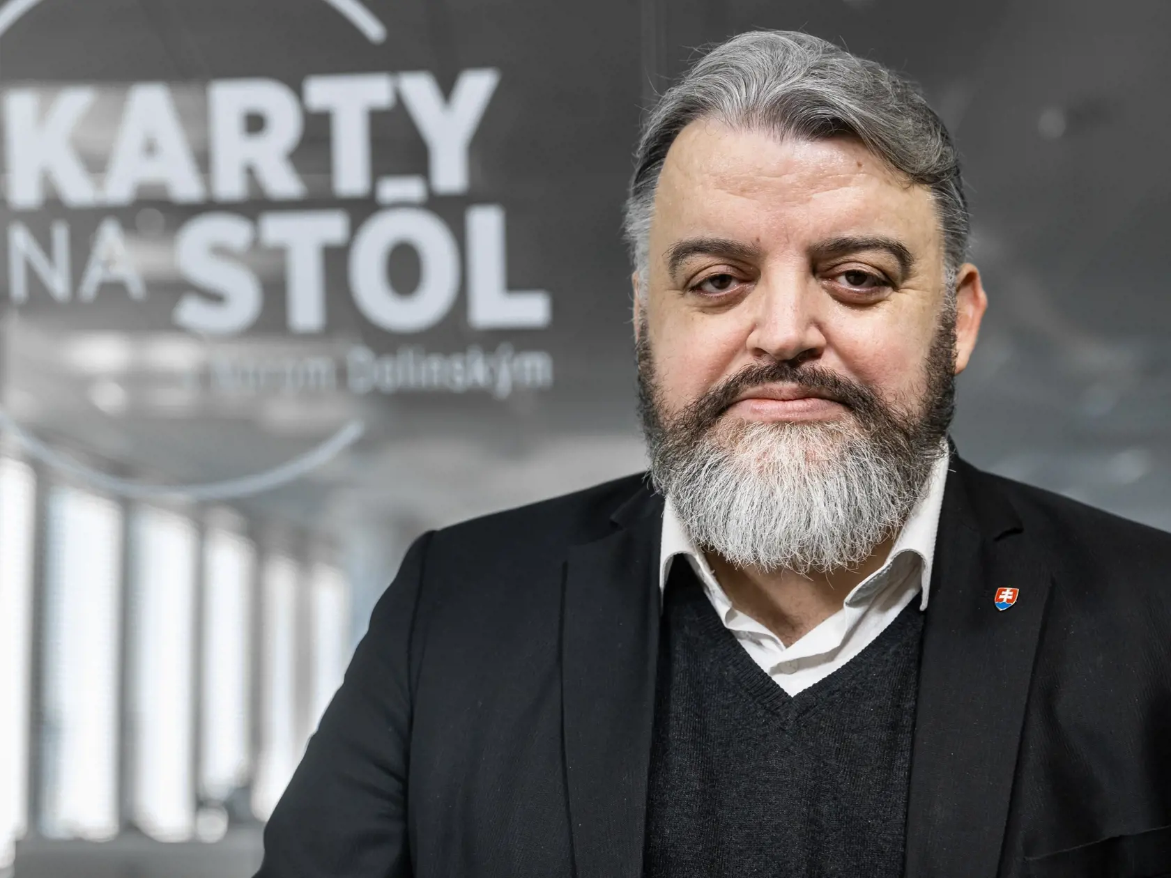 Diskusná relácia "Karty na stôl", ktorej hosťom bol Eduard Chmelár.