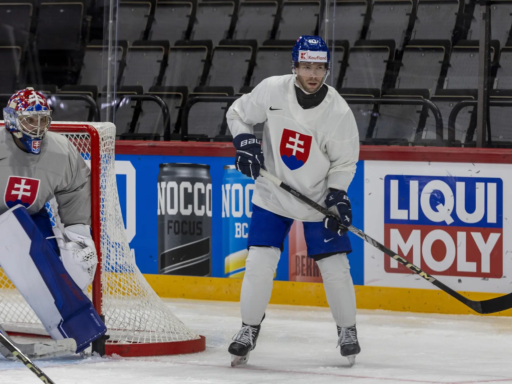 Tréning slovenskej hokejovej reprezentácie na MS 2025 v Štokholme. Na snímke je Matúš Sukeľ. 
