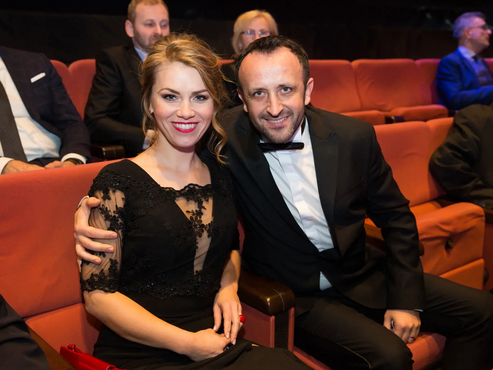 Natáčanie relácie "Najväčší slovák" v novej budoce Slovenského národného divadla. Na snímke Ondrej Kandráč s manželkou.