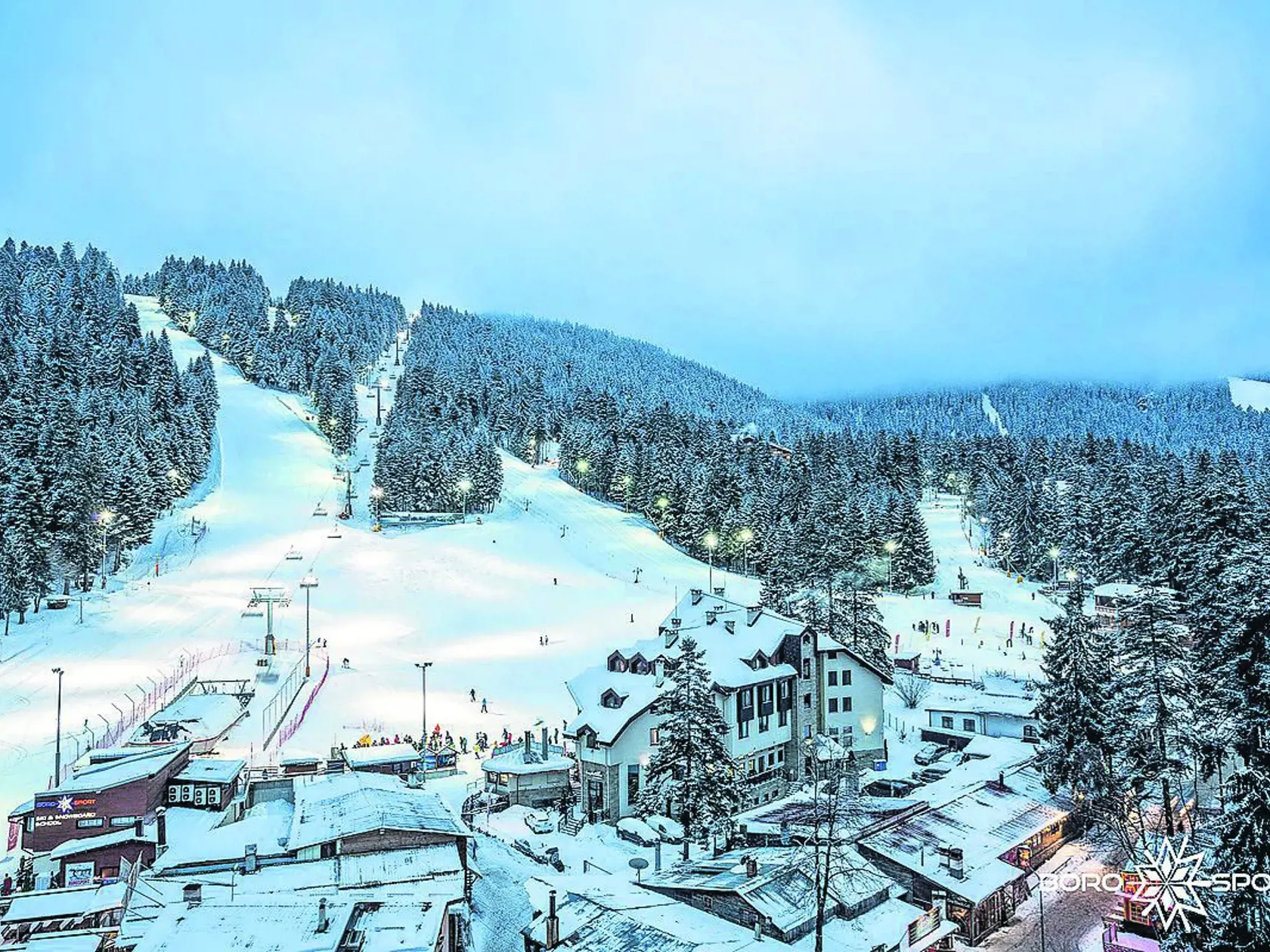 Borovec v Bulharsku: Priemerná cena denného skipasu: 57 €, dĺžka zjazdoviek: 58 km, Apres ski: Pivo  2,50 €.