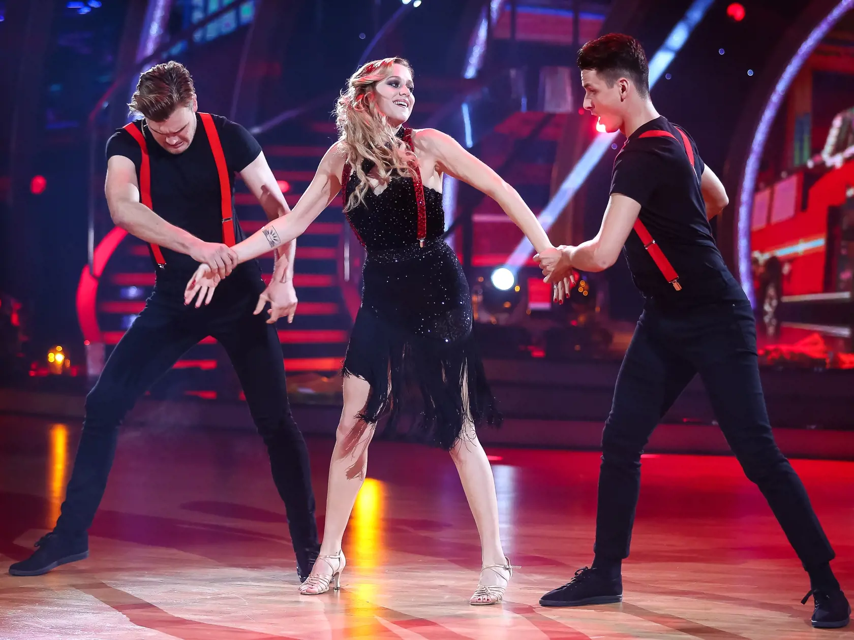 8.kolo natáčania tanečnej súťaže celebrít Let´s Dance 2017 v Bratislavskej Inchebe. Na snímke Emma Drobná, Filip Buránsky a David Schavel